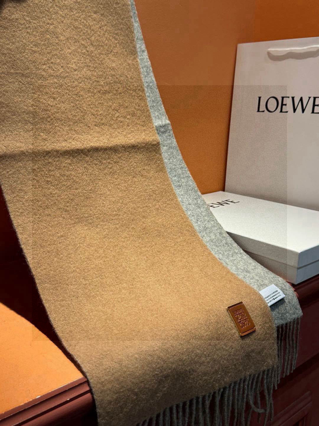  ✨✨太美了😍罗意威 情侣款 美到要尖叫😱专柜最新款🎊英伦欧美范儿 又是一款即时尚又实用的大围巾&长巾，