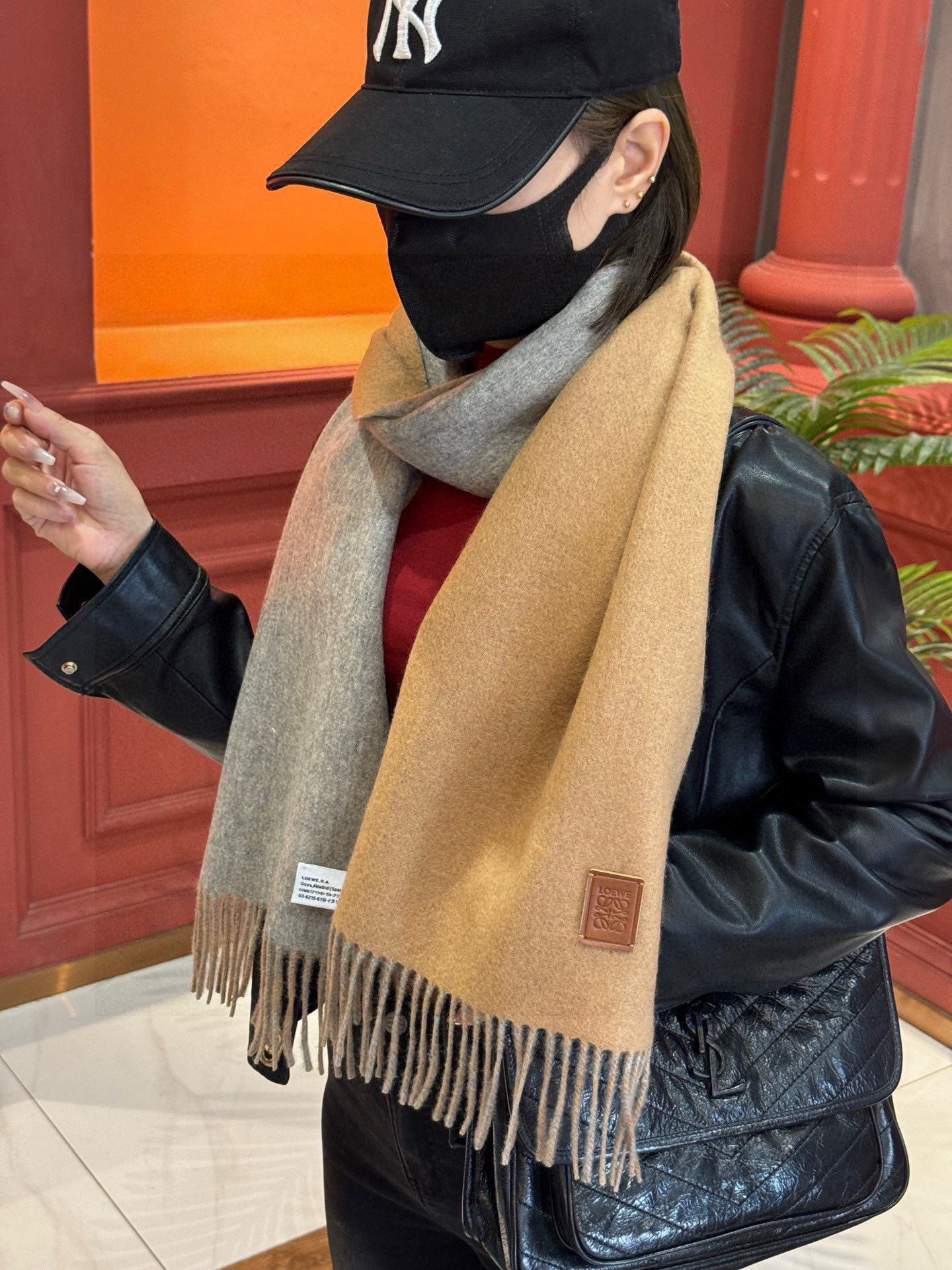  ✨✨太美了😍罗意威 情侣款 美到要尖叫😱专柜最新款🎊英伦欧美范儿 又是一款即时尚又实用的大围巾&长巾，