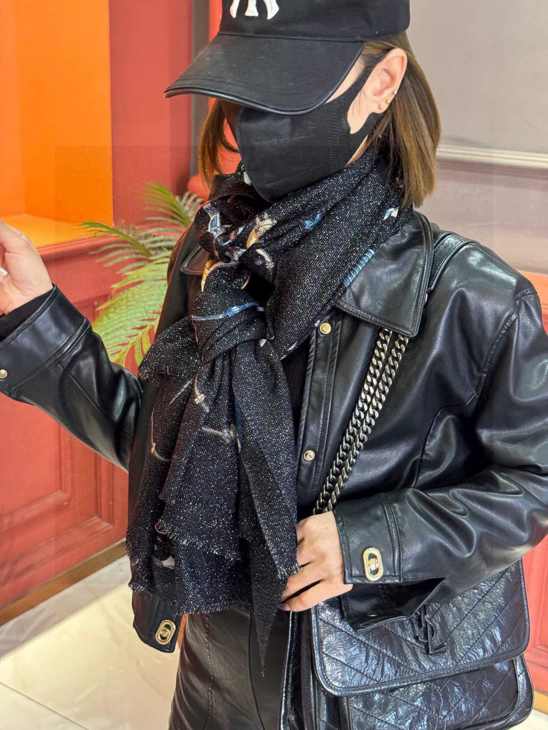   会发光发亮的围巾 新款🆕🏇🏇买了都说好看‼️推荐💕顶级工艺超值‼️爱马仕专柜爆款🎁💟立体呈现图案纹路