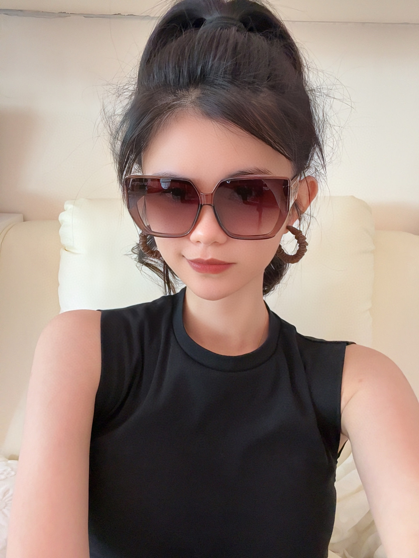 NO:368667,LV New spring 2025 trendy fashion style sunglasses high quality comfortable to wear Internet celebrity trendy sunglasses Model L4231 glasses sunglasses sunglasses, glasses, louis vuitton19860909LV 2025年开春新款 潮流爆款 时尚方框太阳镜 高品质 佩戴舒适 网红潮款墨镜 型号L4231眼镜墨镜太阳镜,眼镜,louis vuitton,glasses