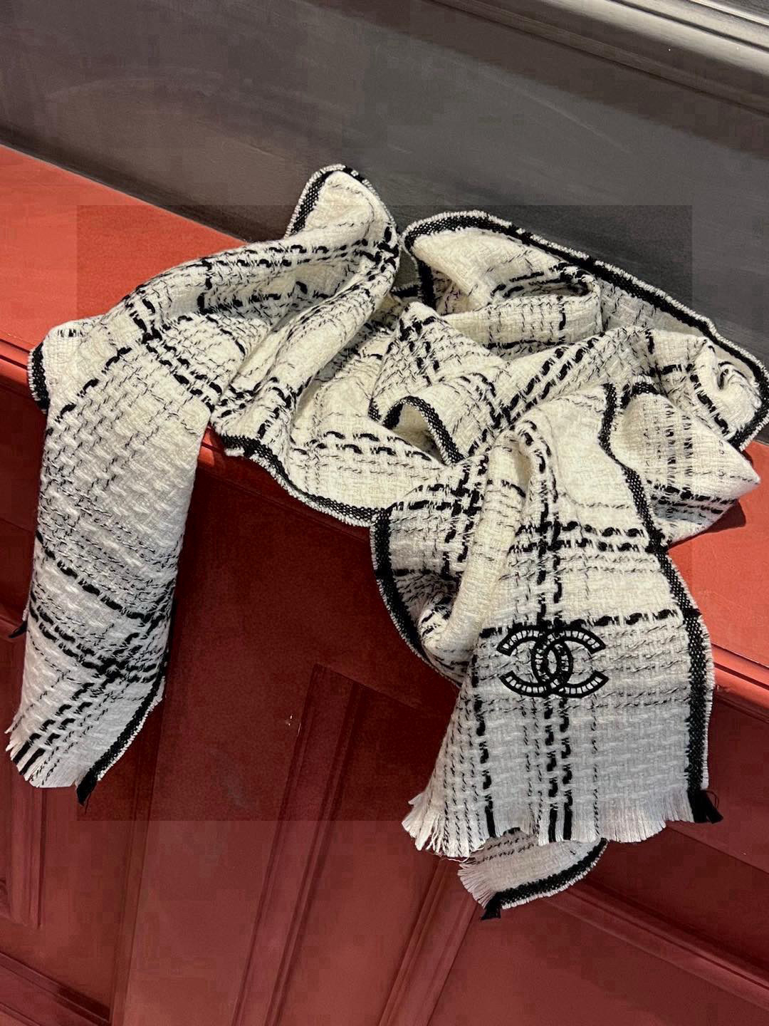  ‼️新😘😘香奈儿（CHANEL）年度最美‼️ 【双C编织格纹披肩】独家渠道原单货‼️年度最新力作 顶极