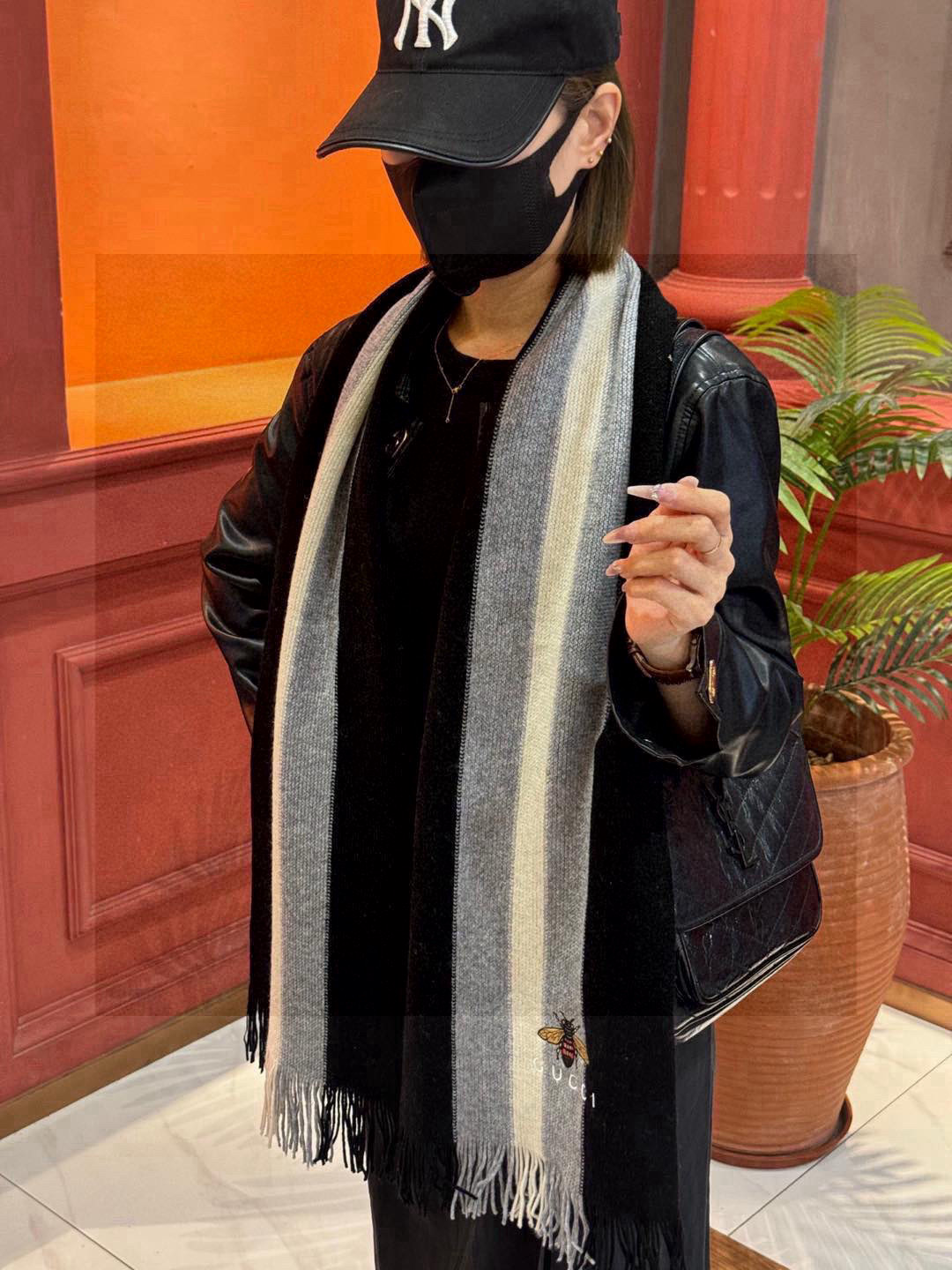   男女同款，百分百纯羊绒 Gucci 高端羊绒针织围巾！】可正式，可随意，非常Classical的设计