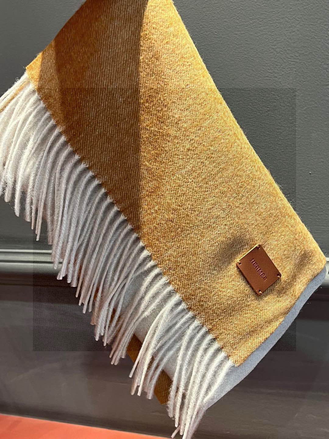  ✨✨太美了😍 爱马仕 情侣款 美到要尖叫😱专柜最新款🎊英伦欧美范儿「多色渐变」又是一款即时尚又实用的大