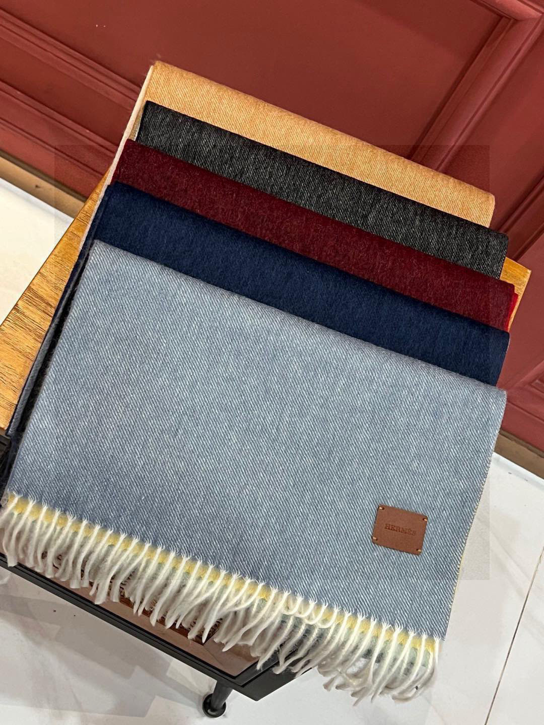  ✨✨太美了😍 爱马仕 情侣款 美到要尖叫😱专柜最新款🎊英伦欧美范儿「多色渐变」又是一款即时尚又实用的大