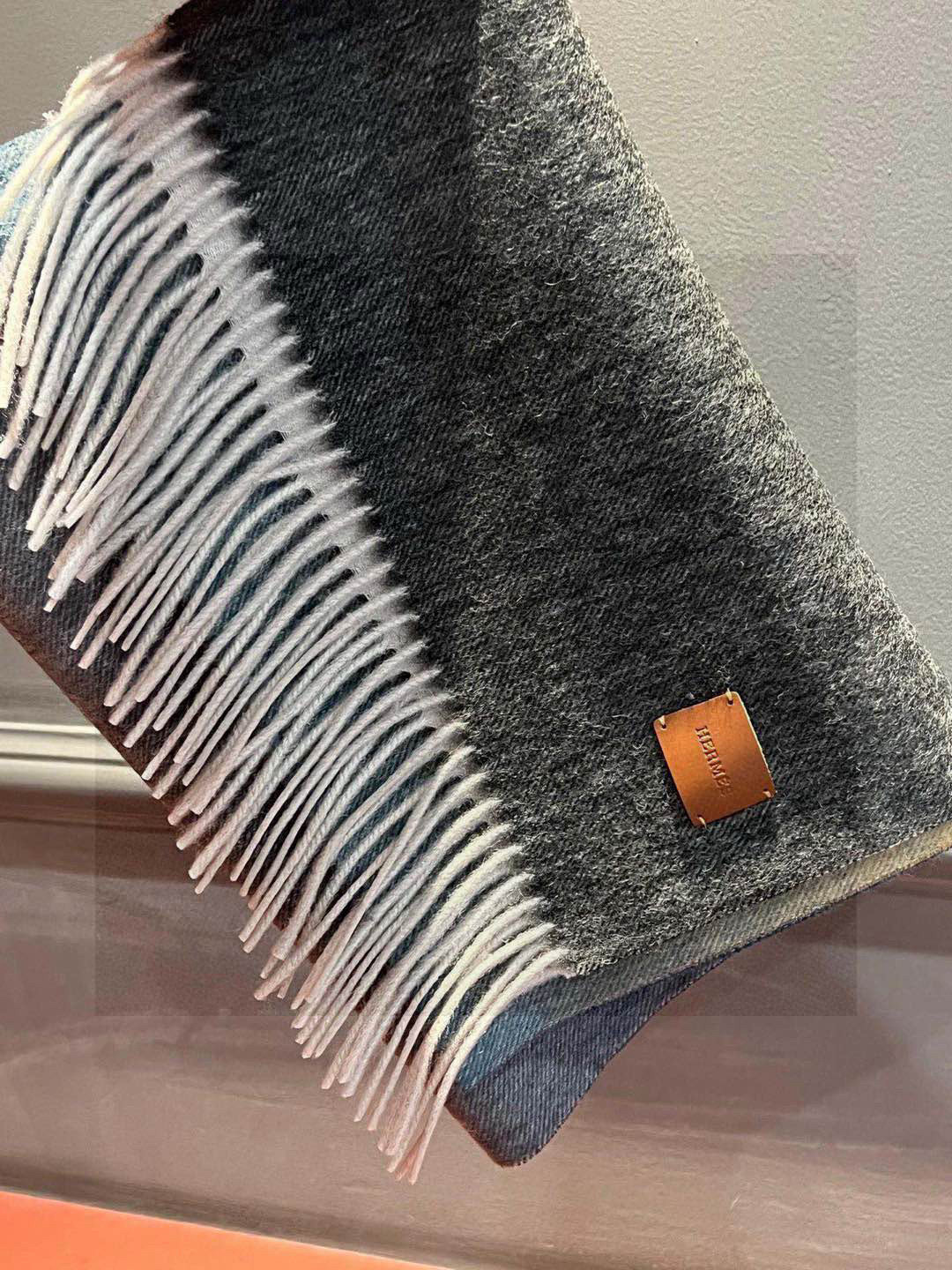  ✨✨太美了😍 爱马仕 情侣款 美到要尖叫😱专柜最新款🎊英伦欧美范儿「多色渐变」又是一款即时尚又实用的大