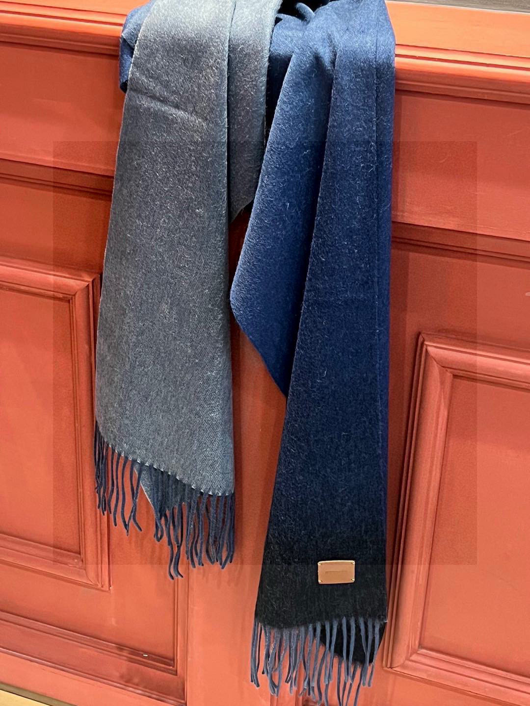  ✨✨太美了😍 爱马仕 情侣款 美到要尖叫😱专柜最新款🎊英伦欧美范儿「多色渐变」又是一款即时尚又实用的大