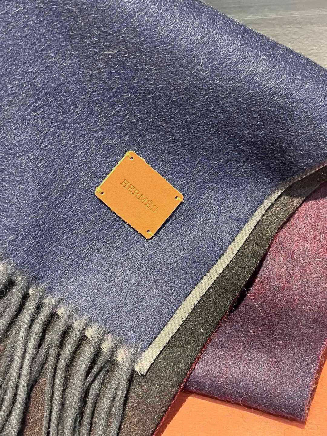  ✨✨太美了😍 爱马仕 情侣款 美到要尖叫😱专柜最新款🎊英伦欧美范儿「多色渐变」又是一款即时尚又实用的大