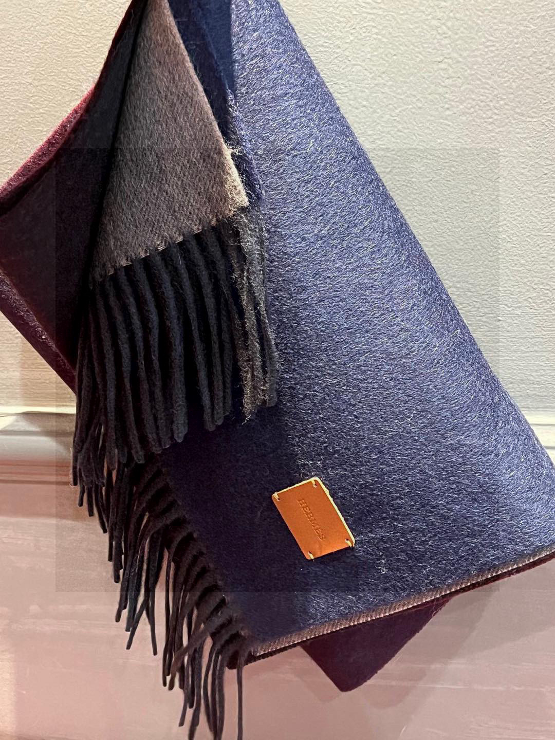  ✨✨太美了😍 爱马仕 情侣款 美到要尖叫😱专柜最新款🎊英伦欧美范儿「多色渐变」又是一款即时尚又实用的大