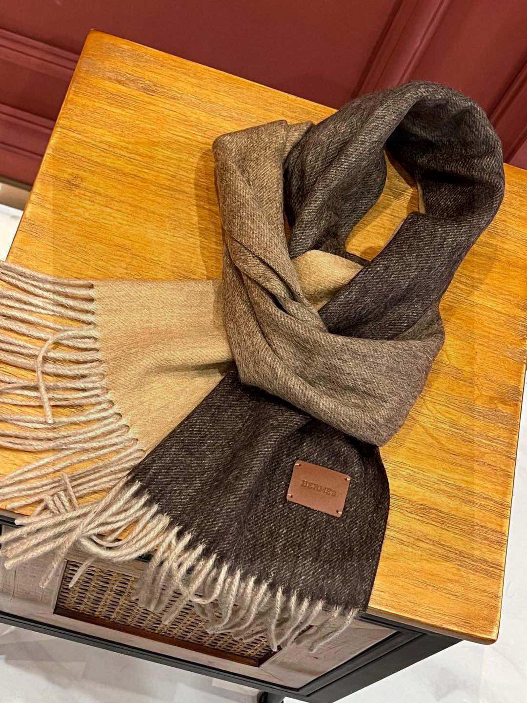  ✨✨太美了😍 爱马仕 情侣款 美到要尖叫😱专柜最新款🎊英伦欧美范儿「多色渐变」又是一款即时尚又实用的大