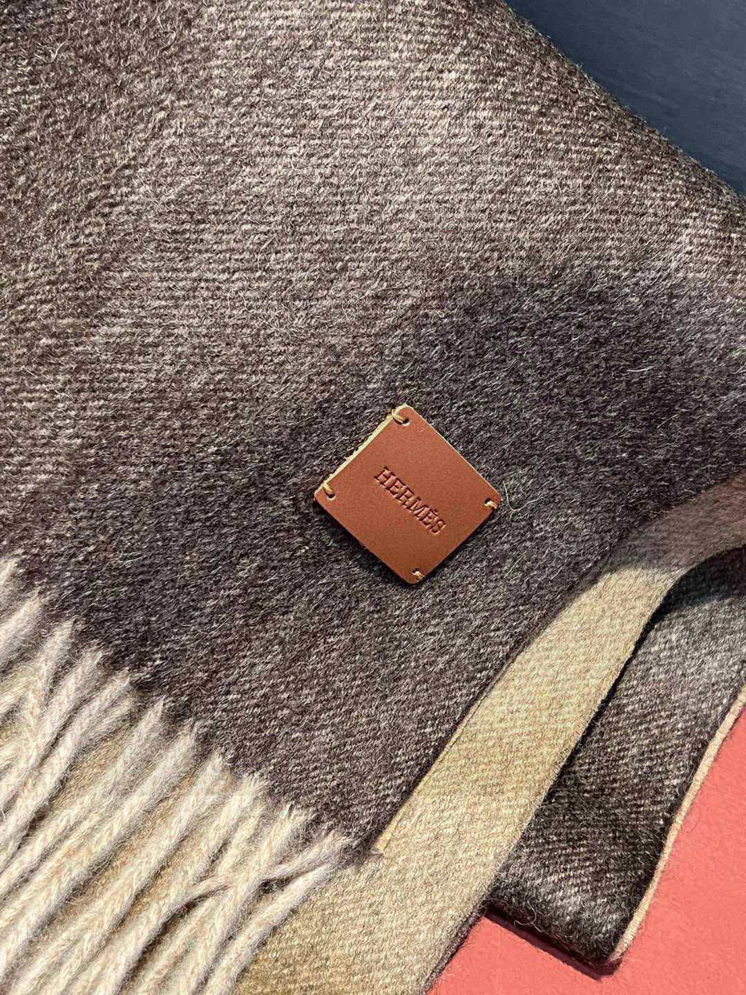  ✨✨太美了😍 爱马仕 情侣款 美到要尖叫😱专柜最新款🎊英伦欧美范儿「多色渐变」又是一款即时尚又实用的大