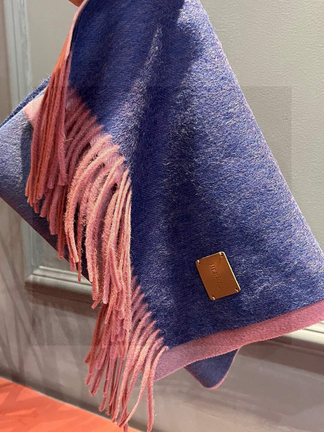  ✨✨太美了😍 爱马仕 情侣款 美到要尖叫😱专柜最新款🎊英伦欧美范儿「多色渐变」又是一款即时尚又实用的大