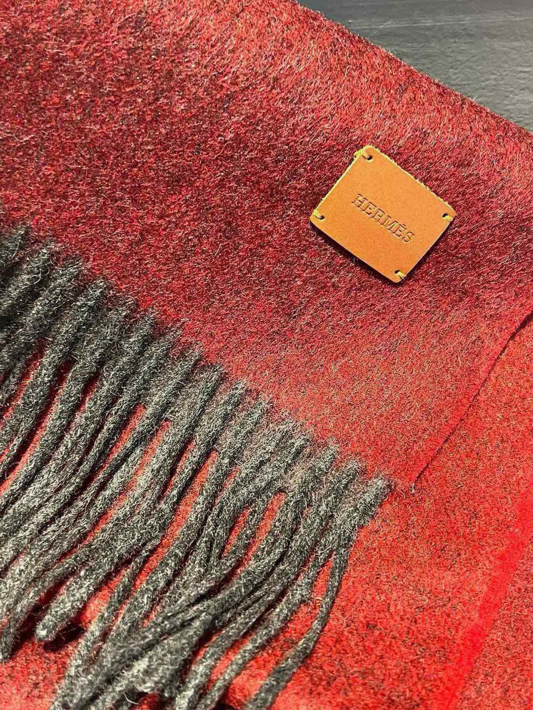  ✨✨太美了😍 爱马仕 情侣款 美到要尖叫😱专柜最新款🎊英伦欧美范儿「多色渐变」又是一款即时尚又实用的大