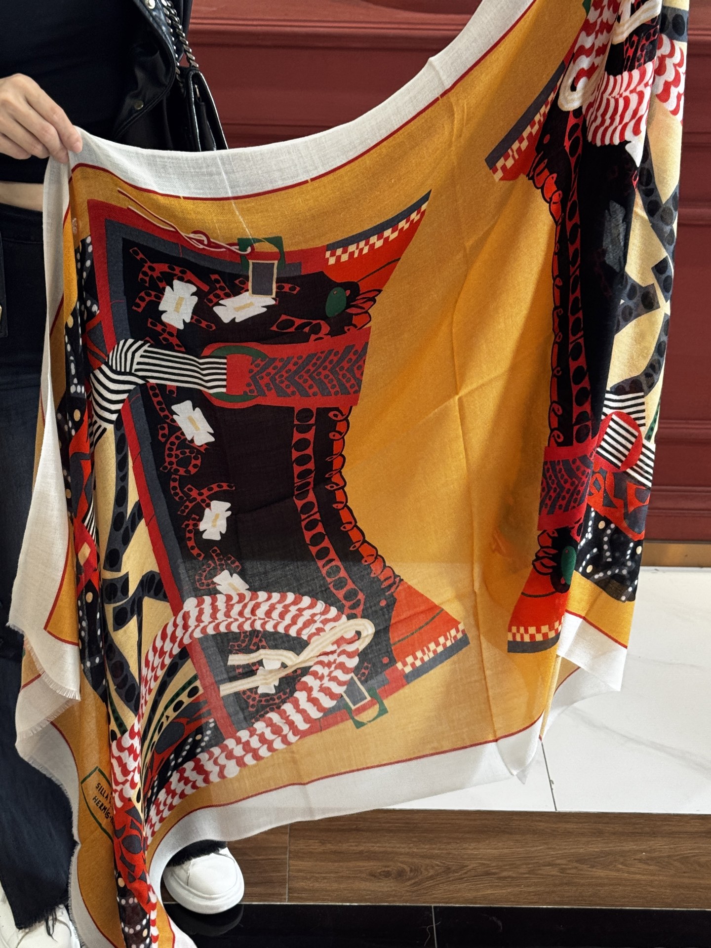  专柜同步 Hermes家买了都说好看【马鞍羊绒长巾】‼️推荐💕顶级工艺超值‼️爱马仕专柜爆款🎁🎁羊绒长