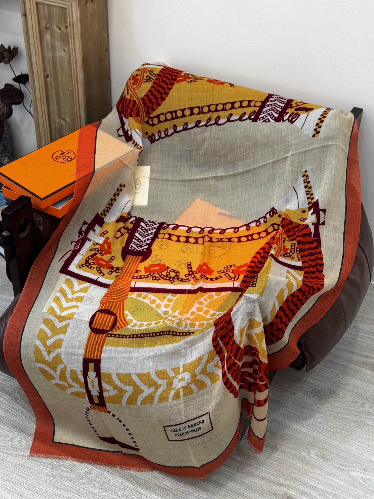  专柜同步 Hermes家买了都说好看【马鞍羊绒长巾】‼️推荐💕顶级工艺超值‼️爱马仕专柜爆款🎁🎁羊绒长