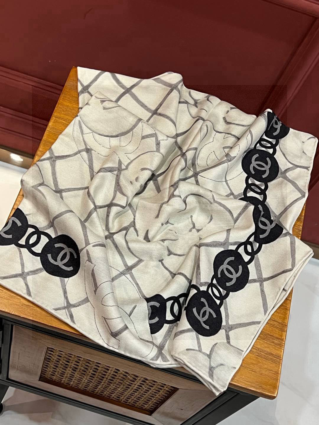 【致敬🫡经典】
coco Chanel 山茶花  
无需过多言语 爱的人都懂 
今年我们升级各方面
选用