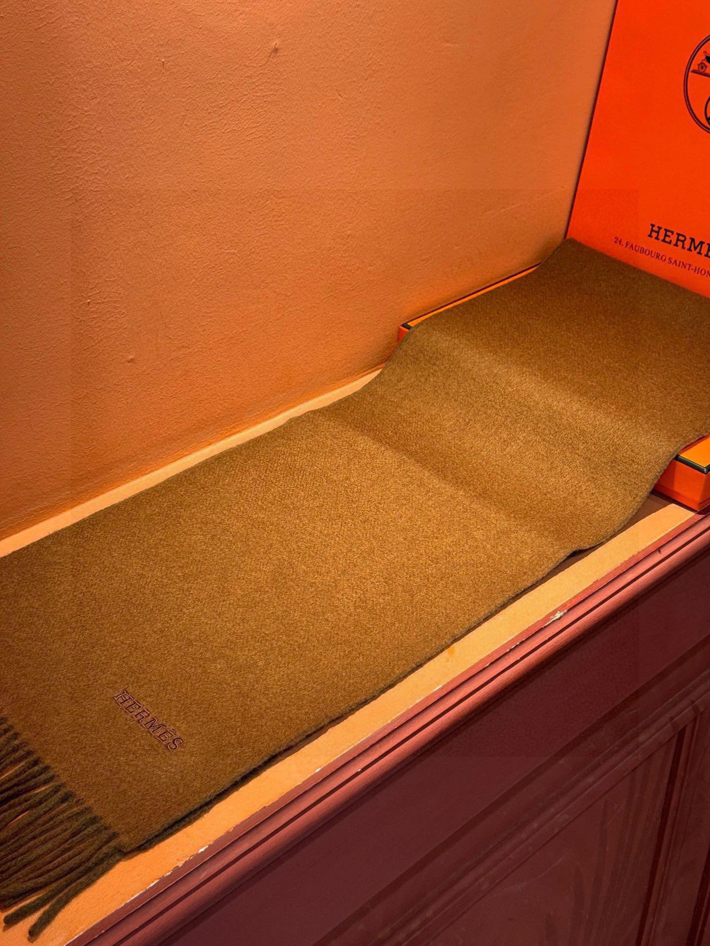  ✨✨太美了😍 爱马仕 情侣款 美到要尖叫😱专柜最新款🎊英伦欧美范儿 又是一款即时尚又实用的大围巾&长巾