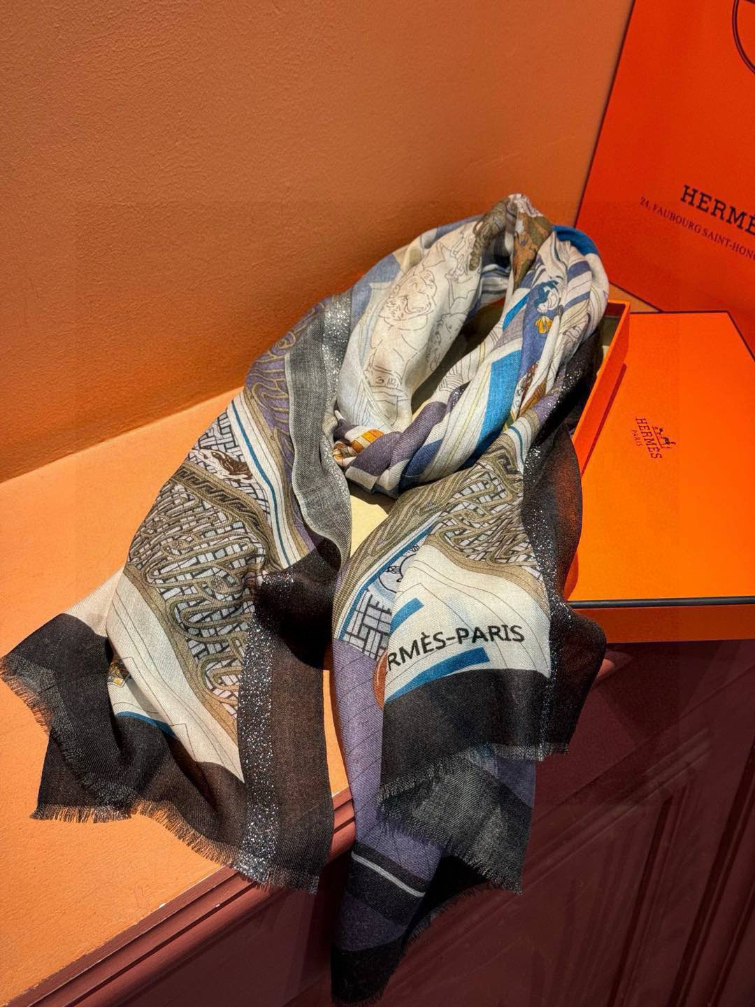   新款💖💖💃🏻💃🏻小香【会发光发亮的小香鞋包羊绒长巾】‼️抢‼️VIP推荐 ‼️👍下手一定要快【高端 