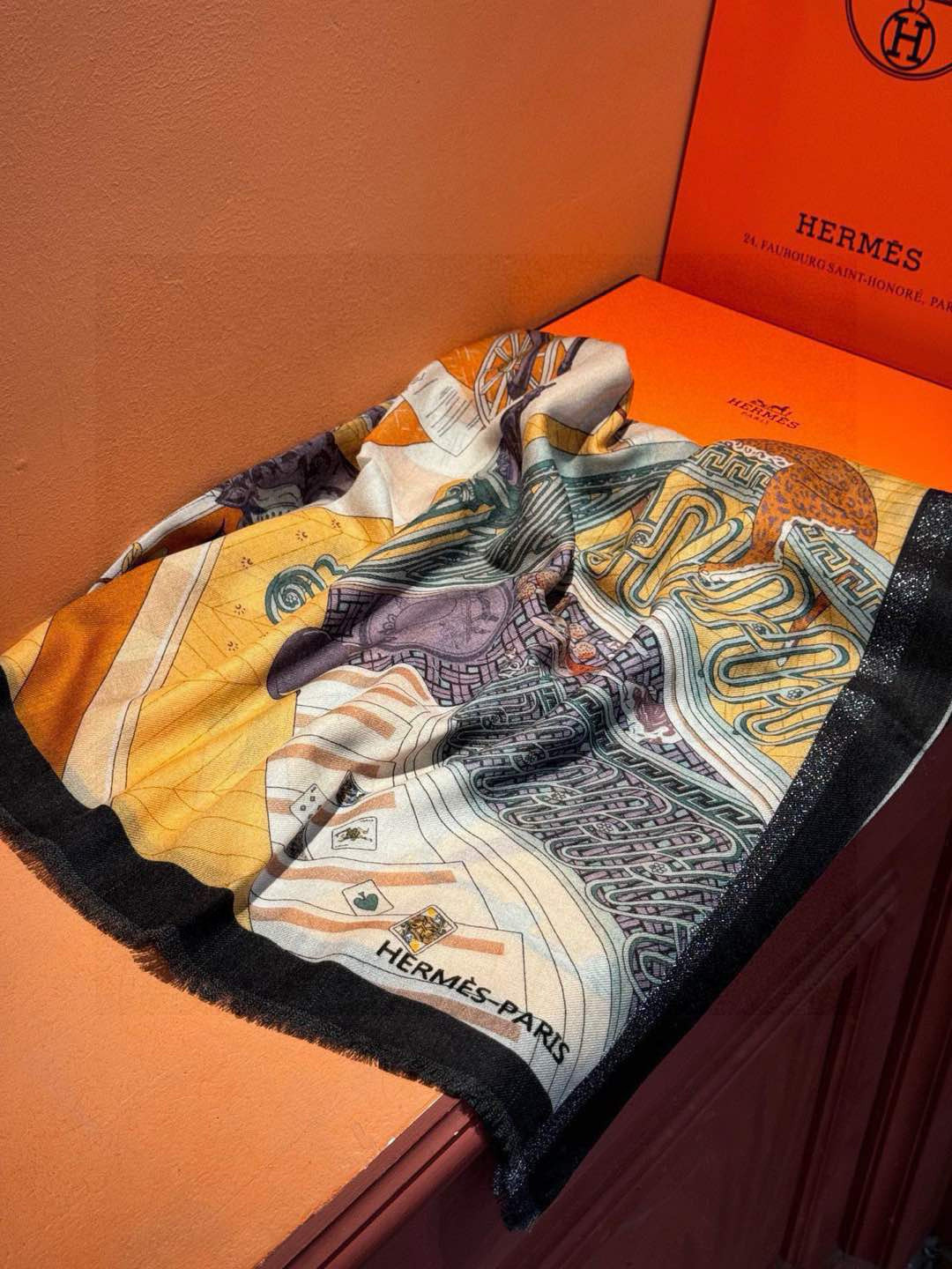   新款💖💖💃🏻💃🏻小香【会发光发亮的小香鞋包羊绒长巾】‼️抢‼️VIP推荐 ‼️👍下手一定要快【高端 