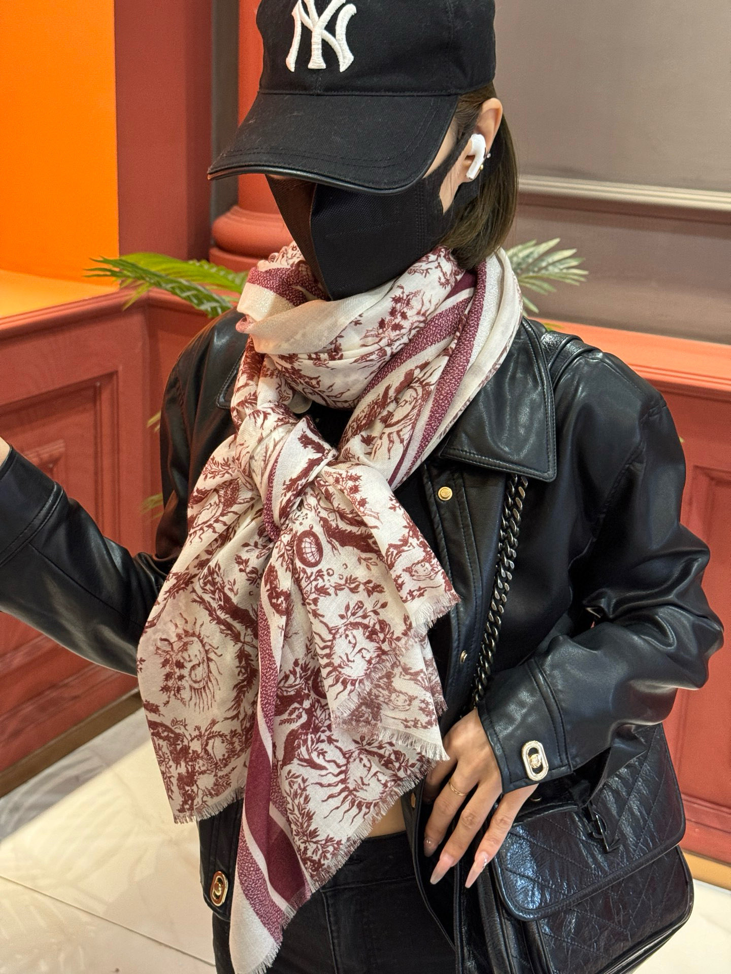 （会发光发亮的围巾）💃🏻💃🏻D家【D太阳女神银丝长巾】‼️抢‼️VI价🉐️推荐 ‼️👍下手一定要快【高端