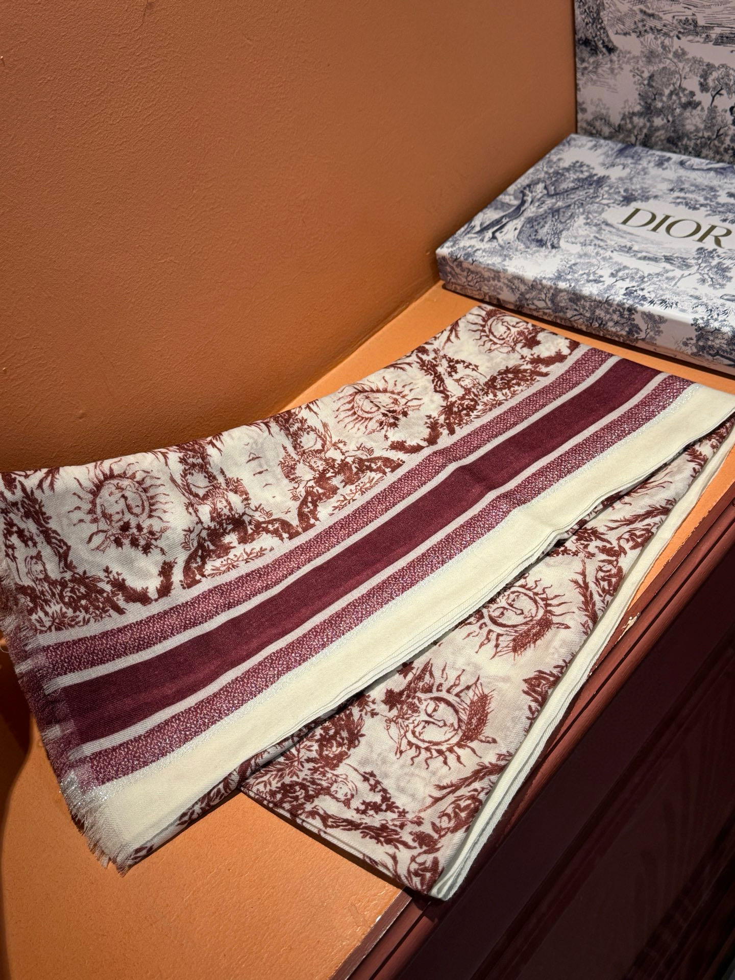 （会发光发亮的围巾）💃🏻💃🏻D家【D太阳女神银丝长巾】‼️抢‼️VI价🉐️推荐 ‼️👍下手一定要快【高端