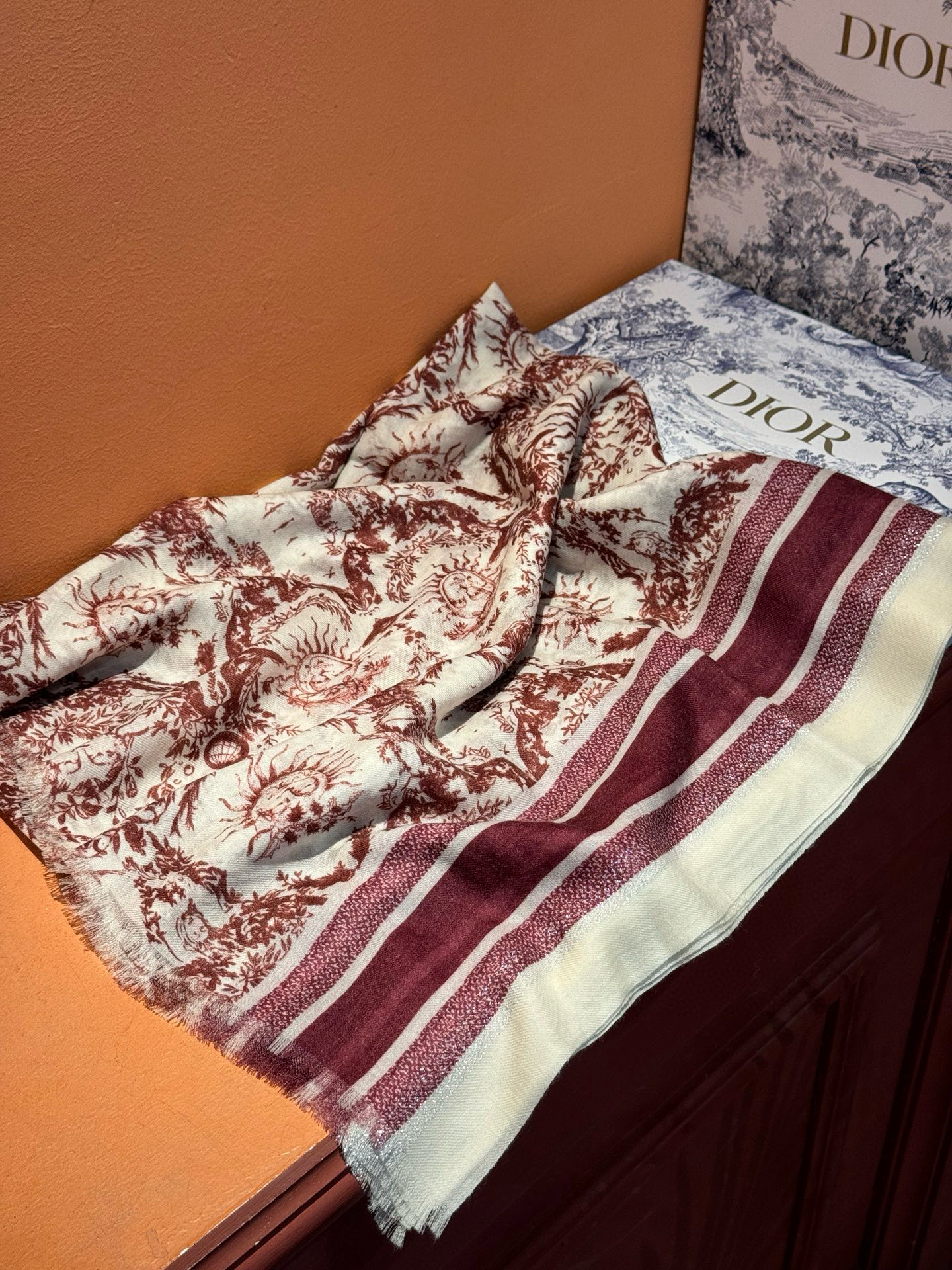 （会发光发亮的围巾）💃🏻💃🏻D家【D太阳女神银丝长巾】‼️抢‼️VI价🉐️推荐 ‼️👍下手一定要快【高端