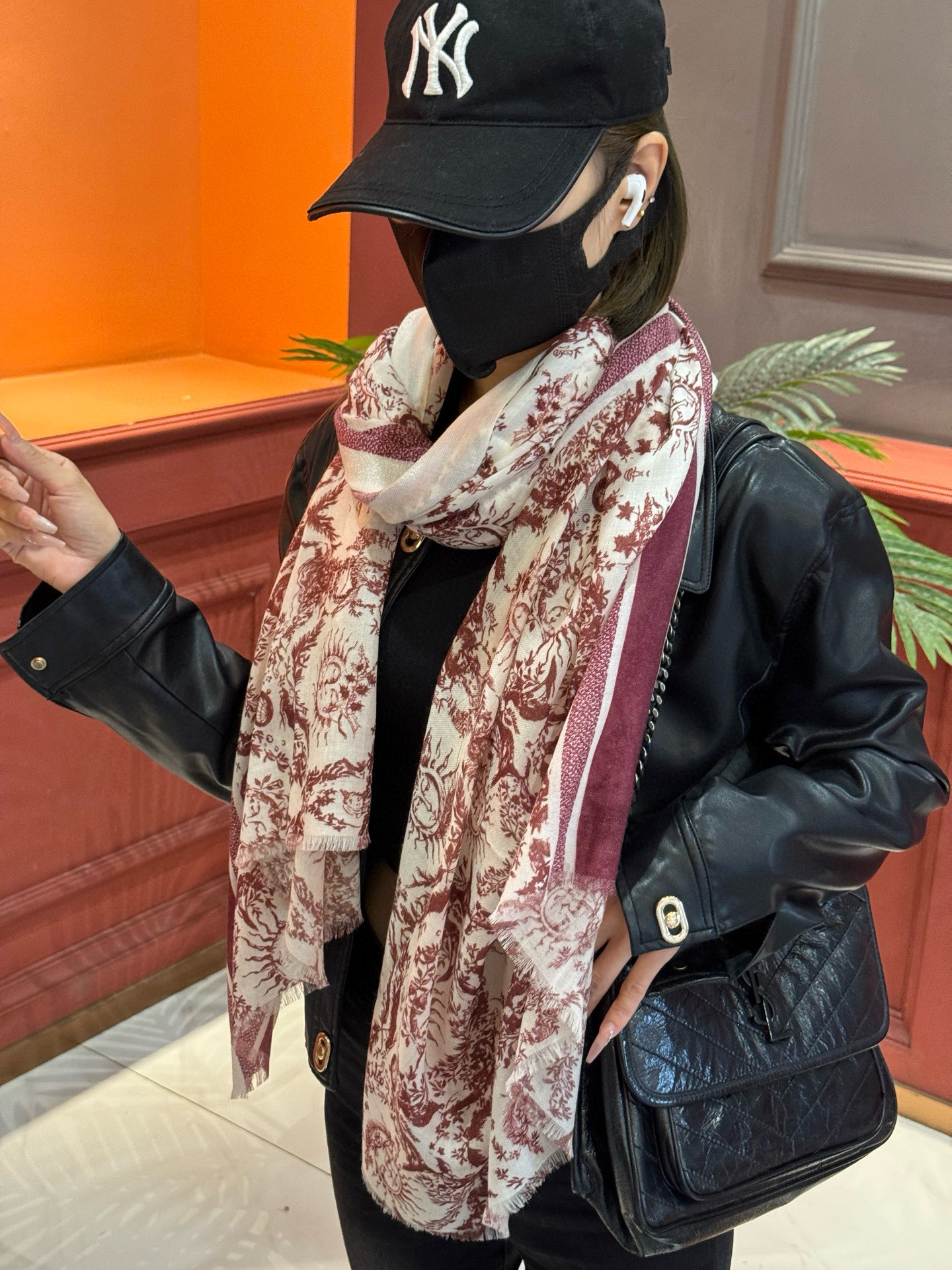 （会发光发亮的围巾）💃🏻💃🏻D家【D太阳女神银丝长巾】‼️抢‼️VI价🉐️推荐 ‼️👍下手一定要快【高端