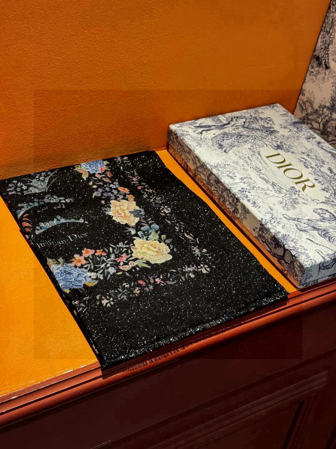 ✨✨【金银丝款】Dior专柜款～就是告诉大家这款必须收～上新🆕❤️ 新款长羊绒😍专柜同步🌈✨这个size