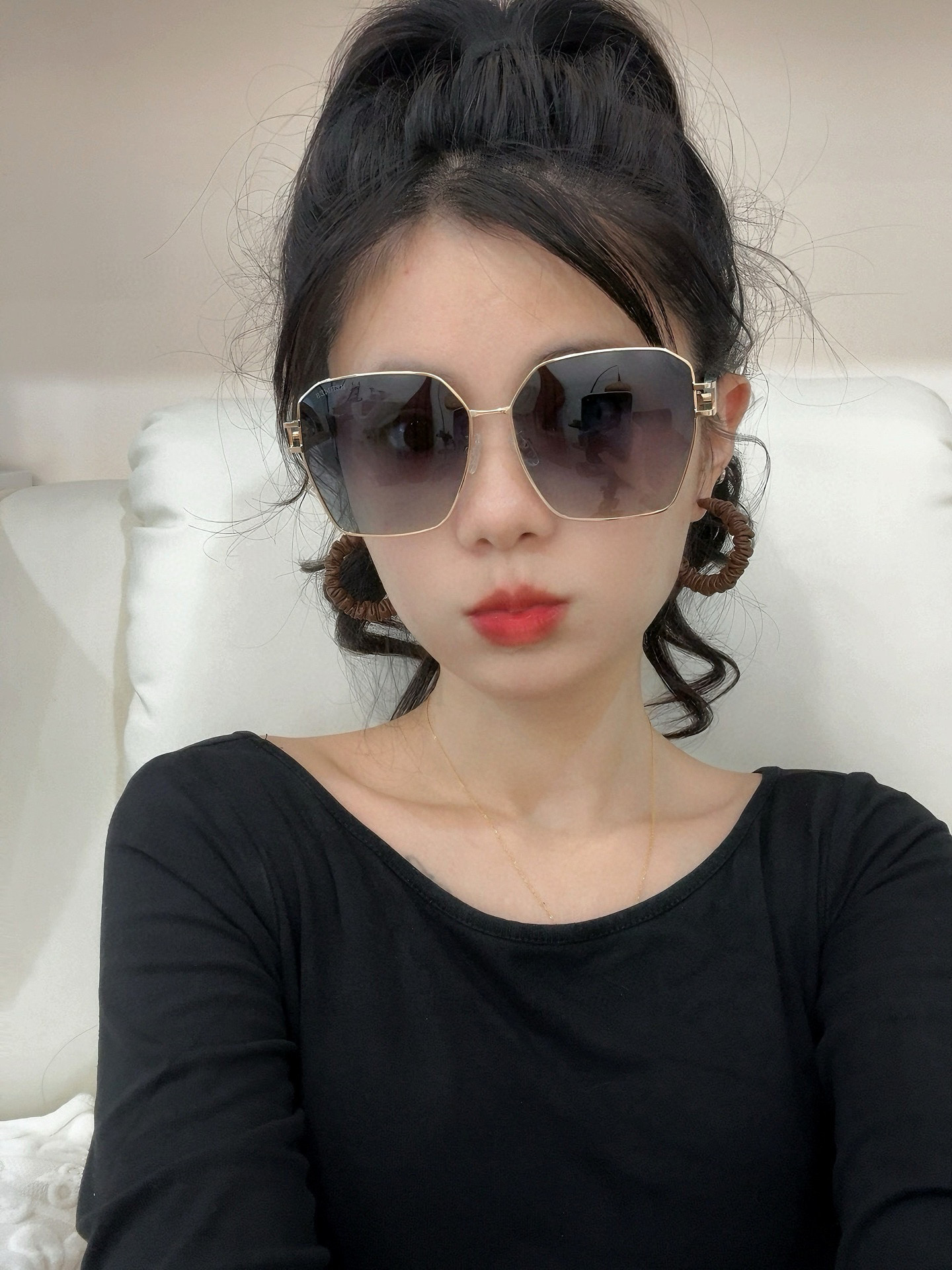 NO:369633,[Polarized Series Sunglasses] HERMES Original shipment Internet celebrity super popular classic luxury global style [Strong] [Cool] [Kiss] Fashion square frame sunglasses [Queen] Extraordinary temperament Classic large frame style sunglasses [Basketball] Top quality Luxury logo Genuine high quality Model H5108 glasses sunglasses, glasses, hermes, hermes, hermes19860909【偏光系列太阳镜】HERMES 爱马仕 原版出货 网红超爆款经典奢华全球风[强][酷][亲亲] 时尚方框太阳镜[得意] 气质非凡 经典大框款式太阳眼镜[篮球] 顶级品质 奢华logo 正版高质量 型号H5108眼镜墨镜太阳镜,眼镜,hermes,hermes,glasses