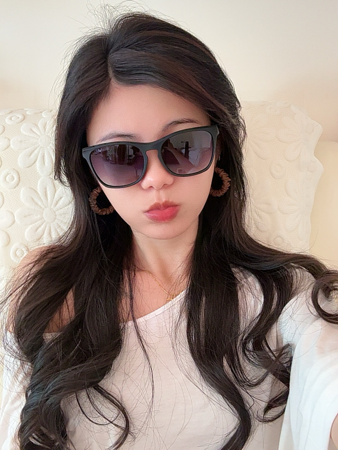 NO:369685,Armani Large frame sunglasses sunglasses classic square frame design, not picky about face shape, it looks very elegant whether it is matched with a coat or a dress, polarized lenses prevent UV rays Model A5419 glasses sunglasses, glasses, armani, skirts19860909阿玛尼 大框太阳镜墨镜经典的方框设计,不挑脸型,无论搭配大衣还是连衣裙都非常显气质偏光镜片预防紫外线 型号型号A5419眼镜墨镜太阳镜,眼镜,armani,skirts,glasses