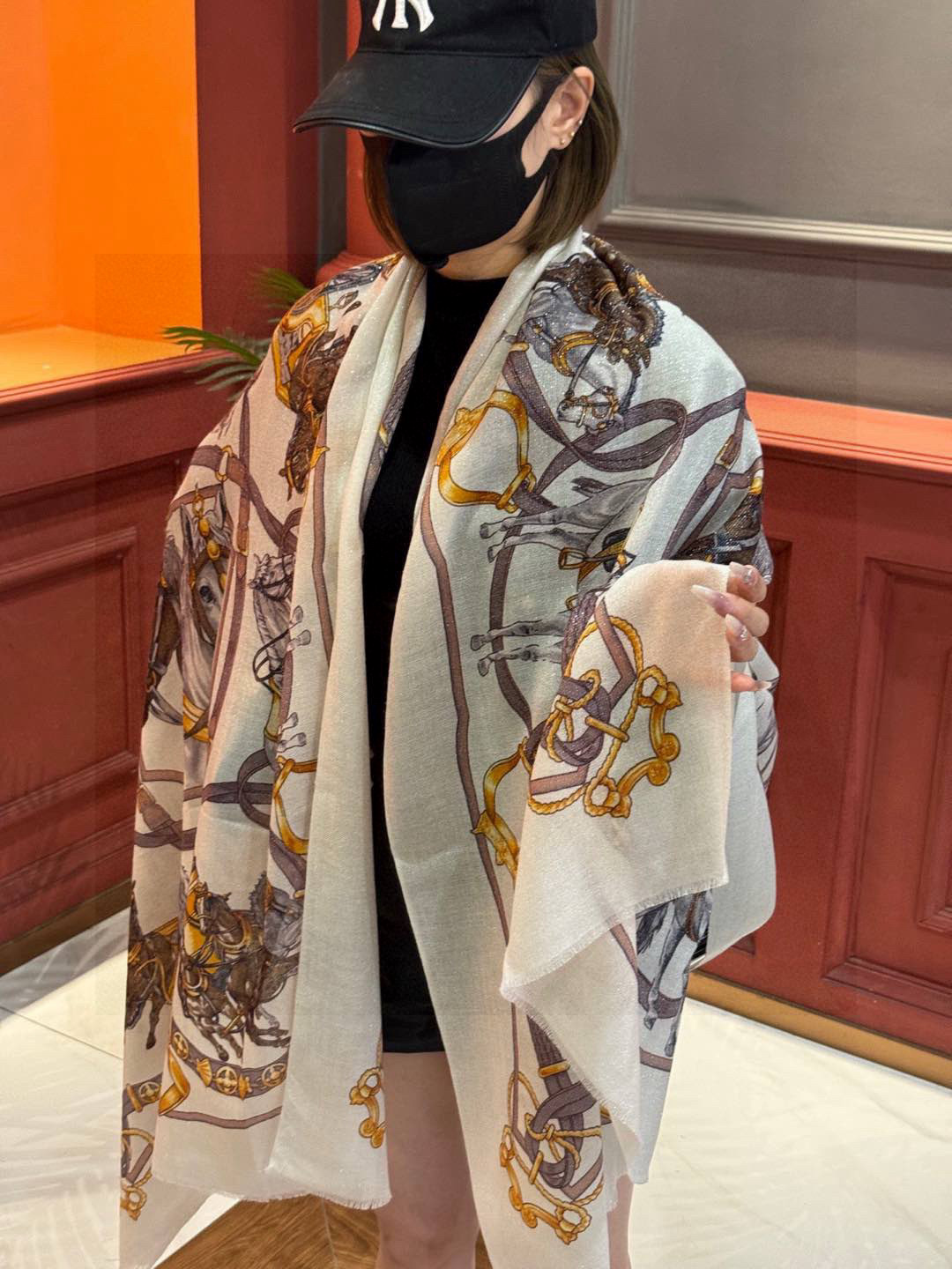   会发光发亮的围巾 新款🆕🏇🏇买了都说好看‼️推荐💕顶级工艺超值‼️爱马仕专柜爆款🎁💟立体呈现图案纹路