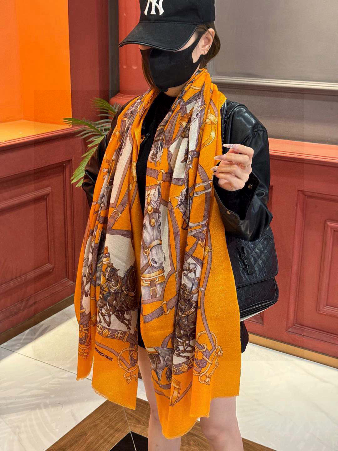   会发光发亮的围巾 新款🆕🏇🏇买了都说好看‼️推荐💕顶级工艺超值‼️爱马仕专柜爆款🎁💟立体呈现图案纹路