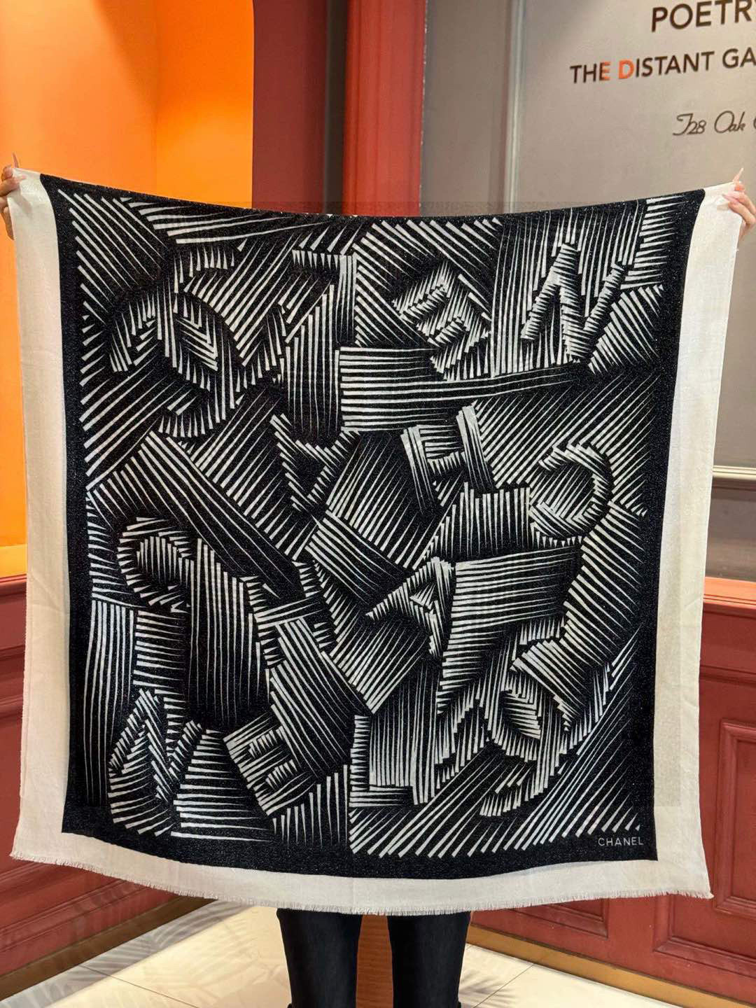  💃🏻💃🏻会发光发亮的围巾小香羊绒长巾【双C线条字母长巾】‼️抢‼️VIP推荐 ‼️👍下手一定要快【高端