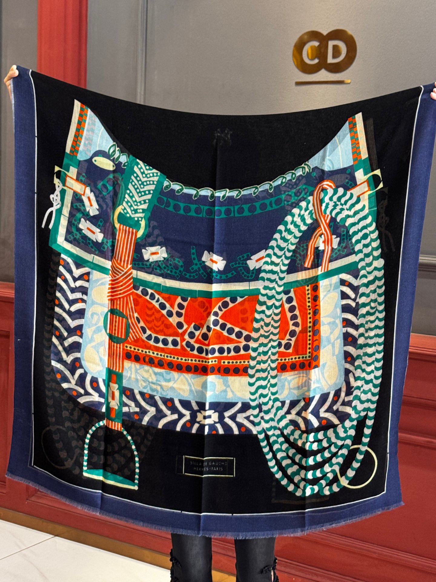  专柜同步 Hermes家买了都说好看【马鞍羊绒长巾】‼️推荐💕顶级工艺超值‼️爱马仕专柜爆款🎁🎁羊绒长