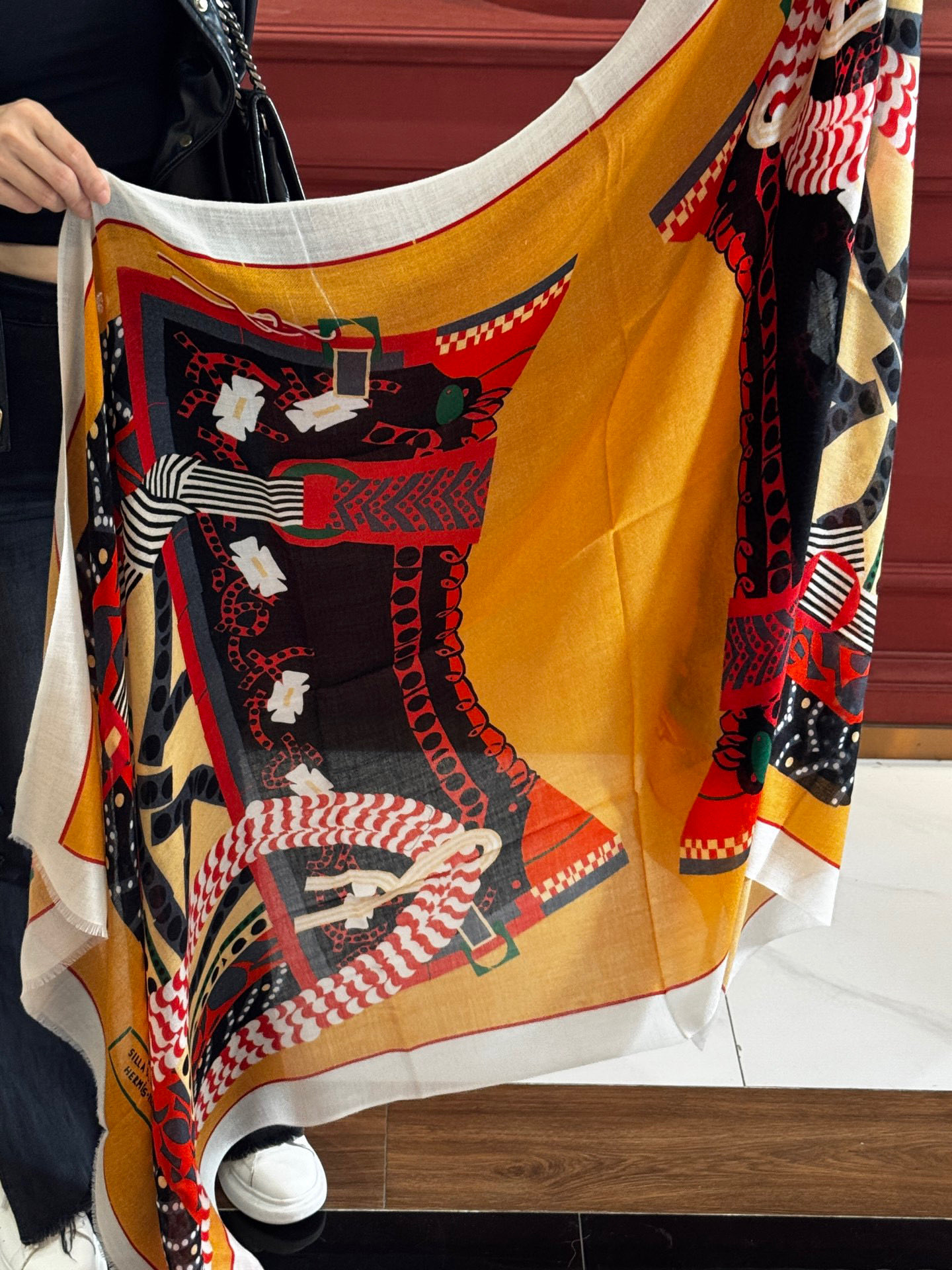  专柜同步 Hermes家买了都说好看【马鞍羊绒长巾】‼️推荐💕顶级工艺超值‼️爱马仕专柜爆款🎁🎁羊绒长