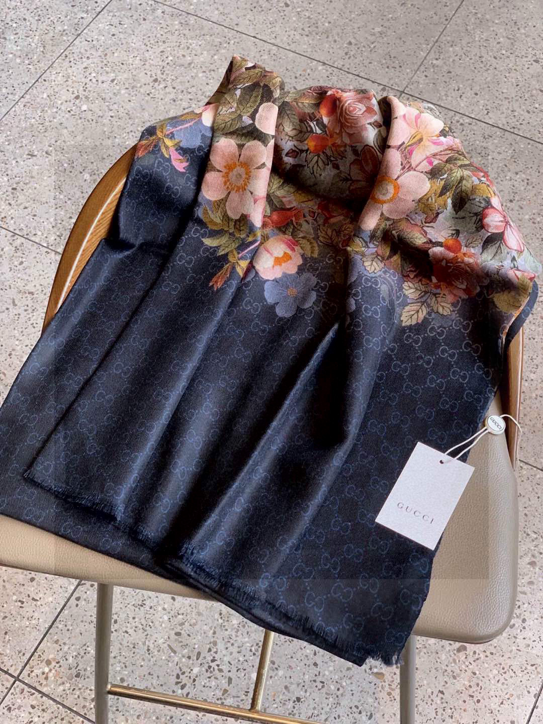  💟秀外慧中，美到过分❗️上身效果疯狂的喜欢❗️Gucci New~300支高端戒指绒！真心美爆了的设计