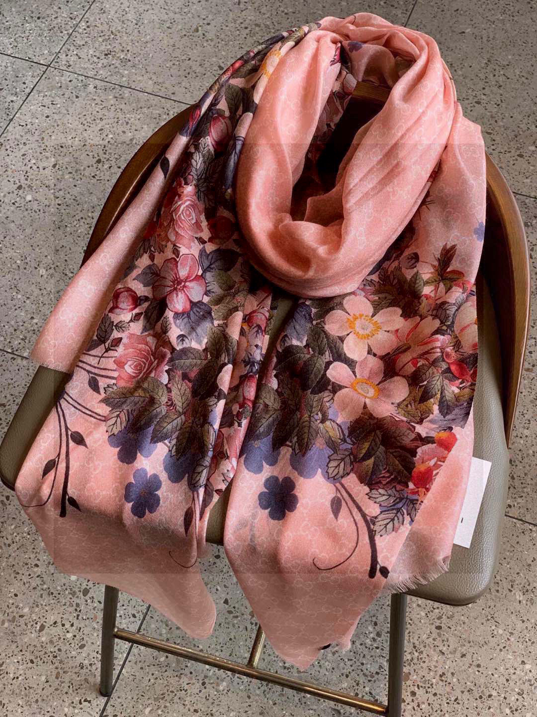  💟秀外慧中，美到过分❗️上身效果疯狂的喜欢❗️Gucci New~300支高端戒指绒！真心美爆了的设计