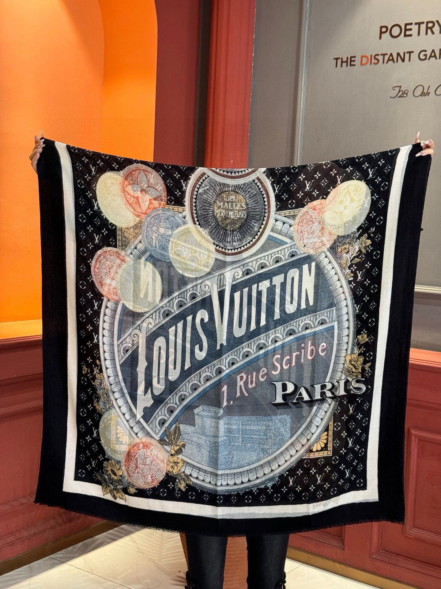   上新真心赞‼️【LV】薄羊绒长巾本款 羊绒长巾专柜同步‼️喷墨工艺呈现鲜活色彩。品质超级好‼️重磅巨