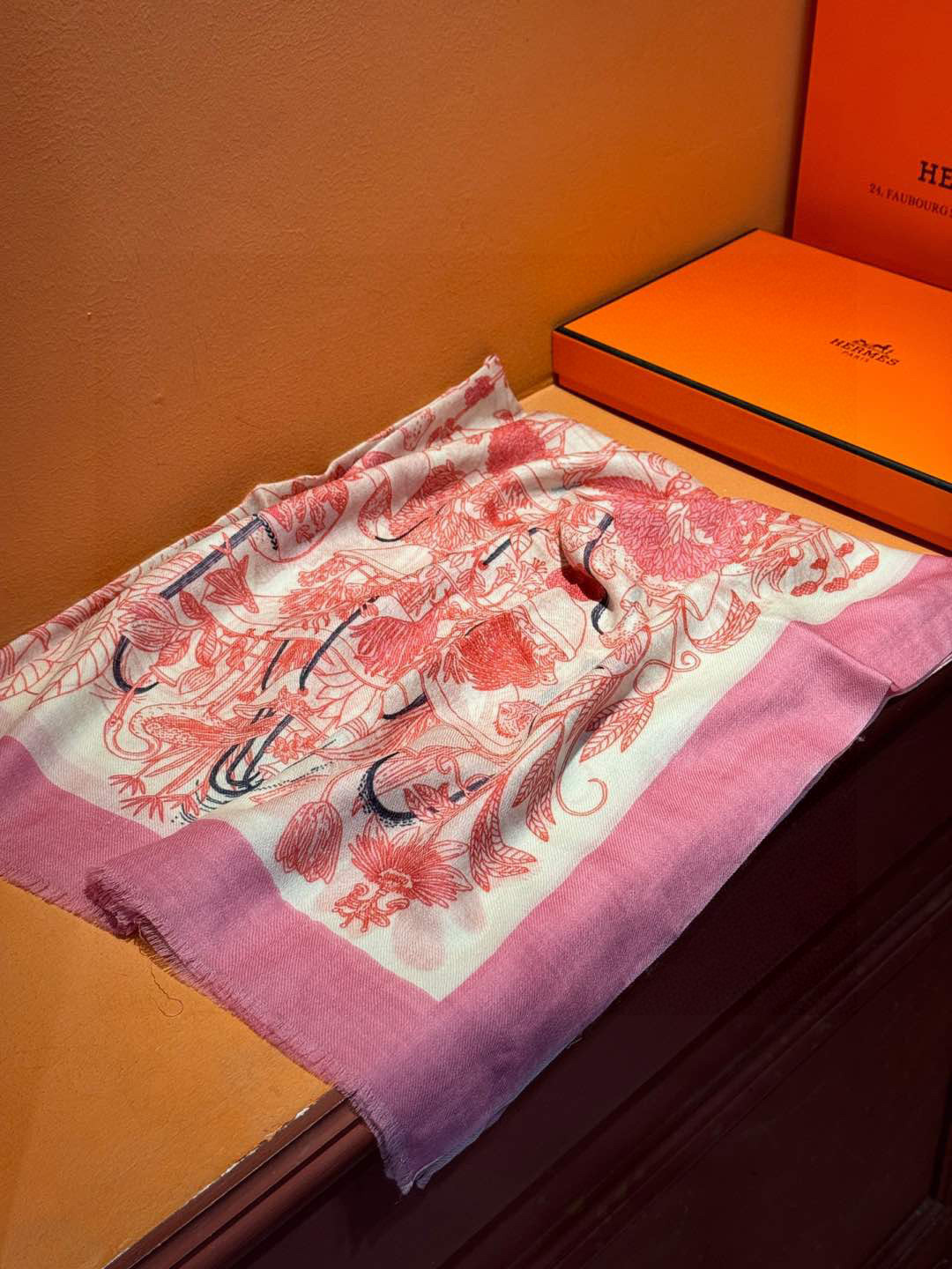  专柜同步 Hermes家买了都说好看【珍奇乐园羊绒长巾】‼️推荐💕顶级工艺超值‼️爱马仕专柜爆款🎁🎁羊