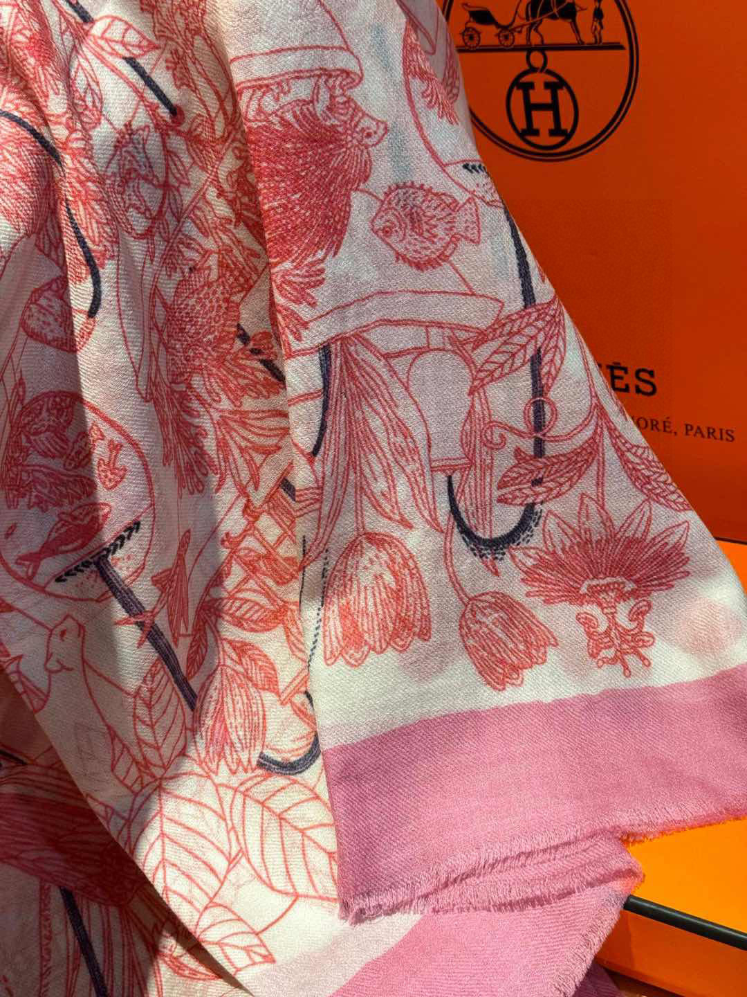 专柜同步 Hermes家买了都说好看【珍奇乐园羊绒长巾】‼️推荐💕顶级工艺超值‼️爱马仕专柜爆款🎁🎁羊
