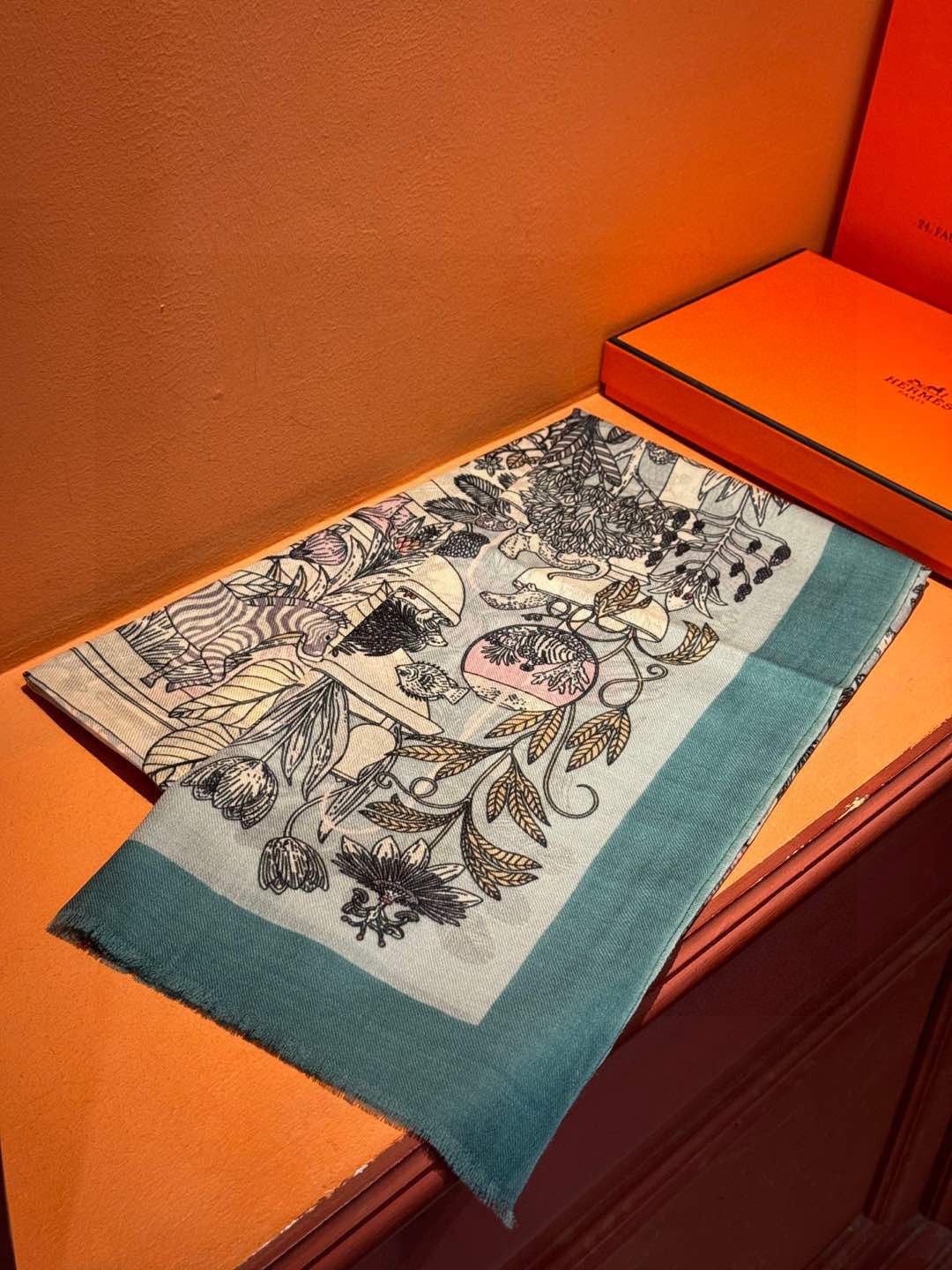  专柜同步 Hermes家买了都说好看【珍奇乐园羊绒长巾】‼️推荐💕顶级工艺超值‼️爱马仕专柜爆款🎁🎁羊