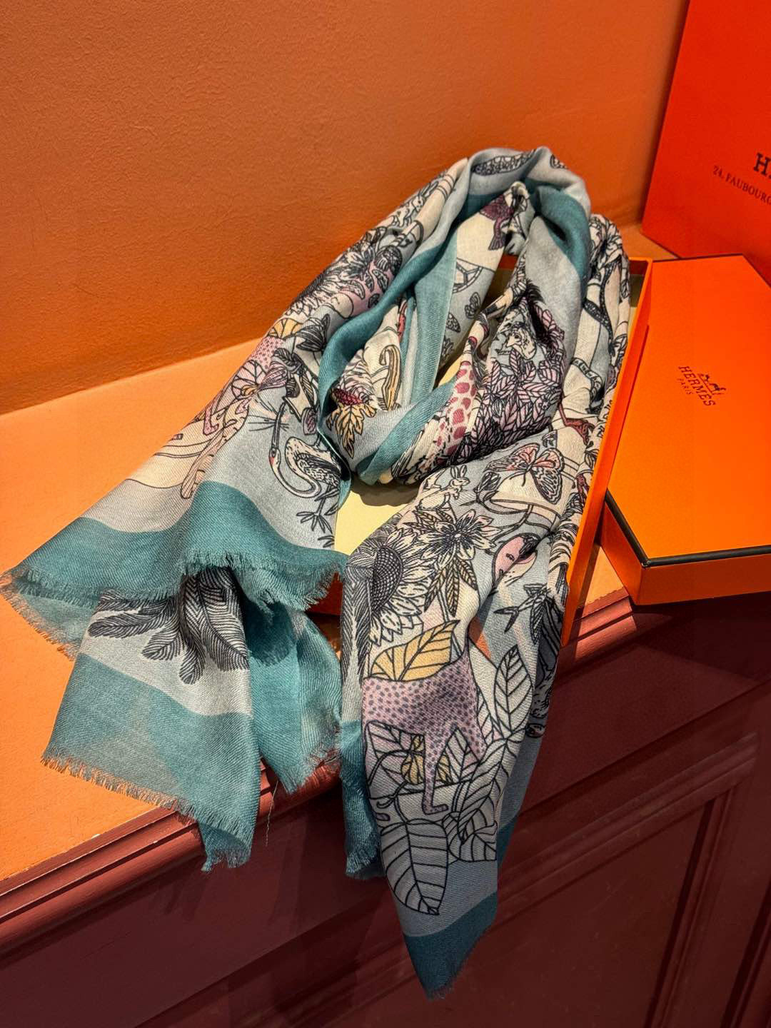  专柜同步 Hermes家买了都说好看【珍奇乐园羊绒长巾】‼️推荐💕顶级工艺超值‼️爱马仕专柜爆款🎁🎁羊