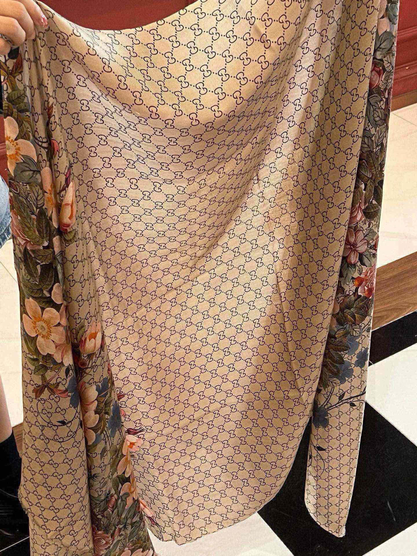  💟秀外慧中，美到过分❗️上身效果疯狂的喜欢❗️Gucci New~300支高端戒指绒！真心美爆了的设计