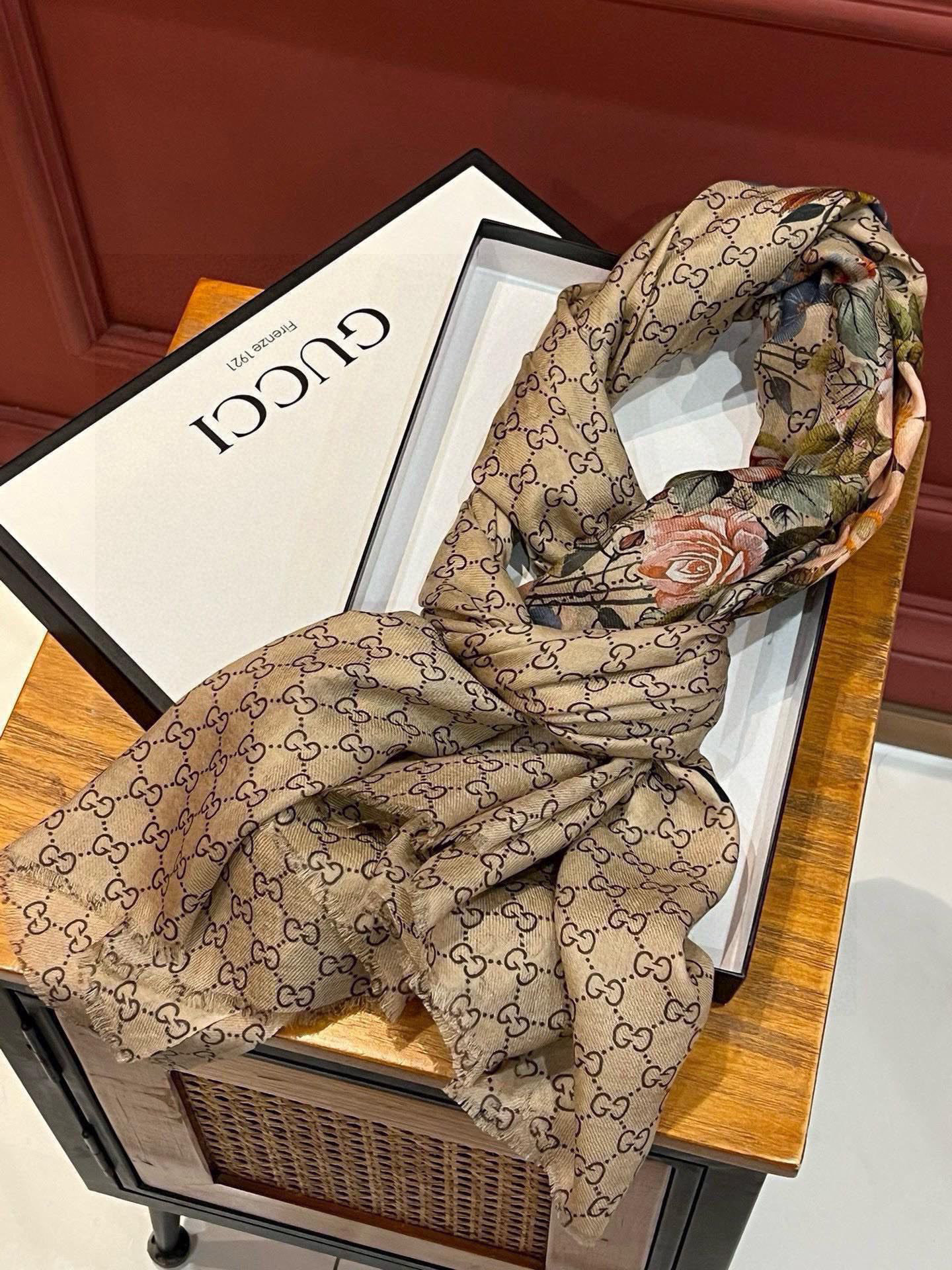  💟秀外慧中，美到过分❗️上身效果疯狂的喜欢❗️Gucci New~300支高端戒指绒！真心美爆了的设计