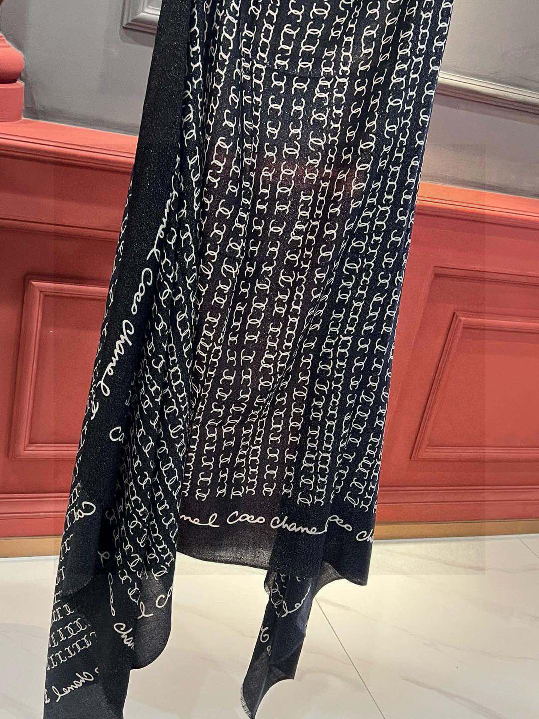  上新🌟 会发光发亮的围巾 💄💋新款客供银线💖羊绒面料长巾 😘美翻了流泪【手绘LOGO银线长巾】御用殿堂