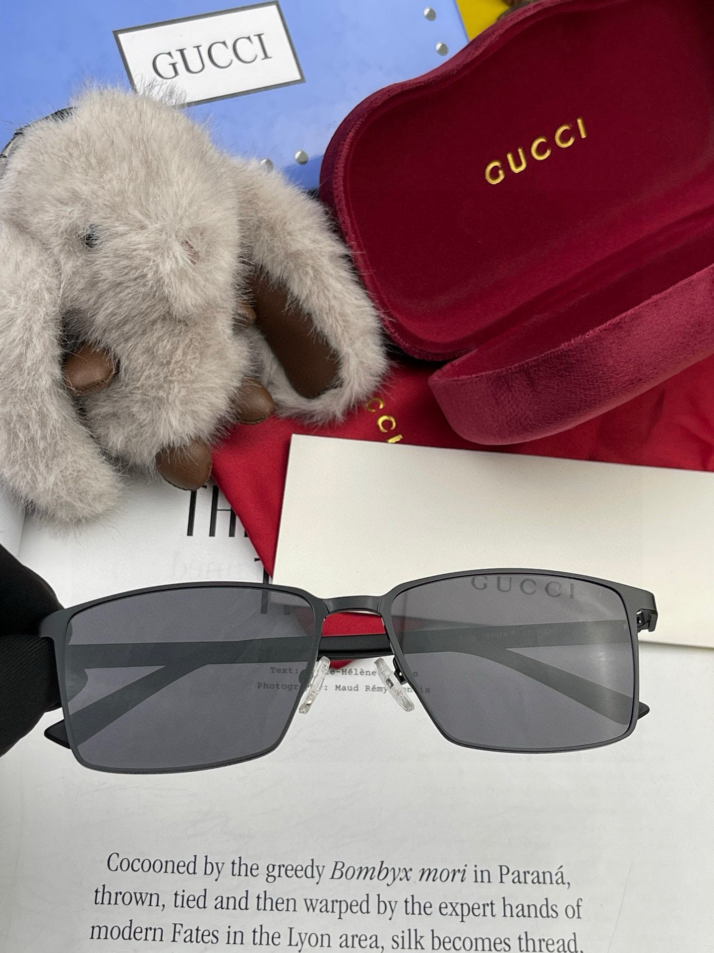   Gucci 。  高品质男女款墨镜   👍 进口宝丽来偏光镜片  。蛤蟆镜 开车钓鱼都可 。百搭显瘦