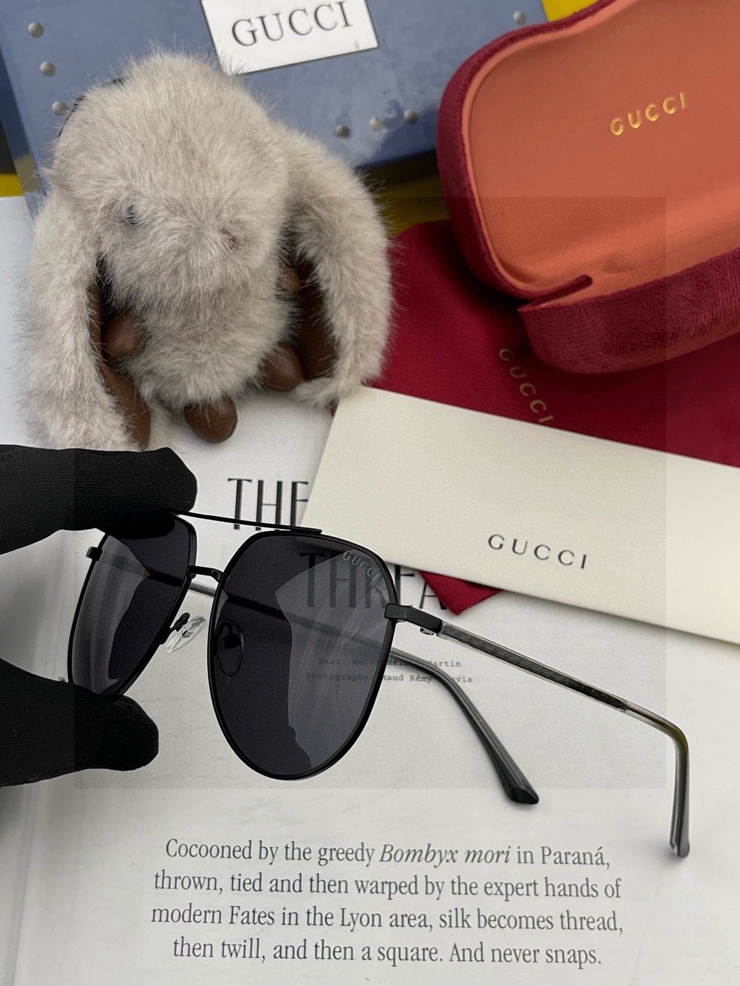   Gucci 。  高品质男女款墨镜   👍 进口宝丽来偏光镜片  。蛤蟆镜 开车钓鱼都可 。百搭显瘦