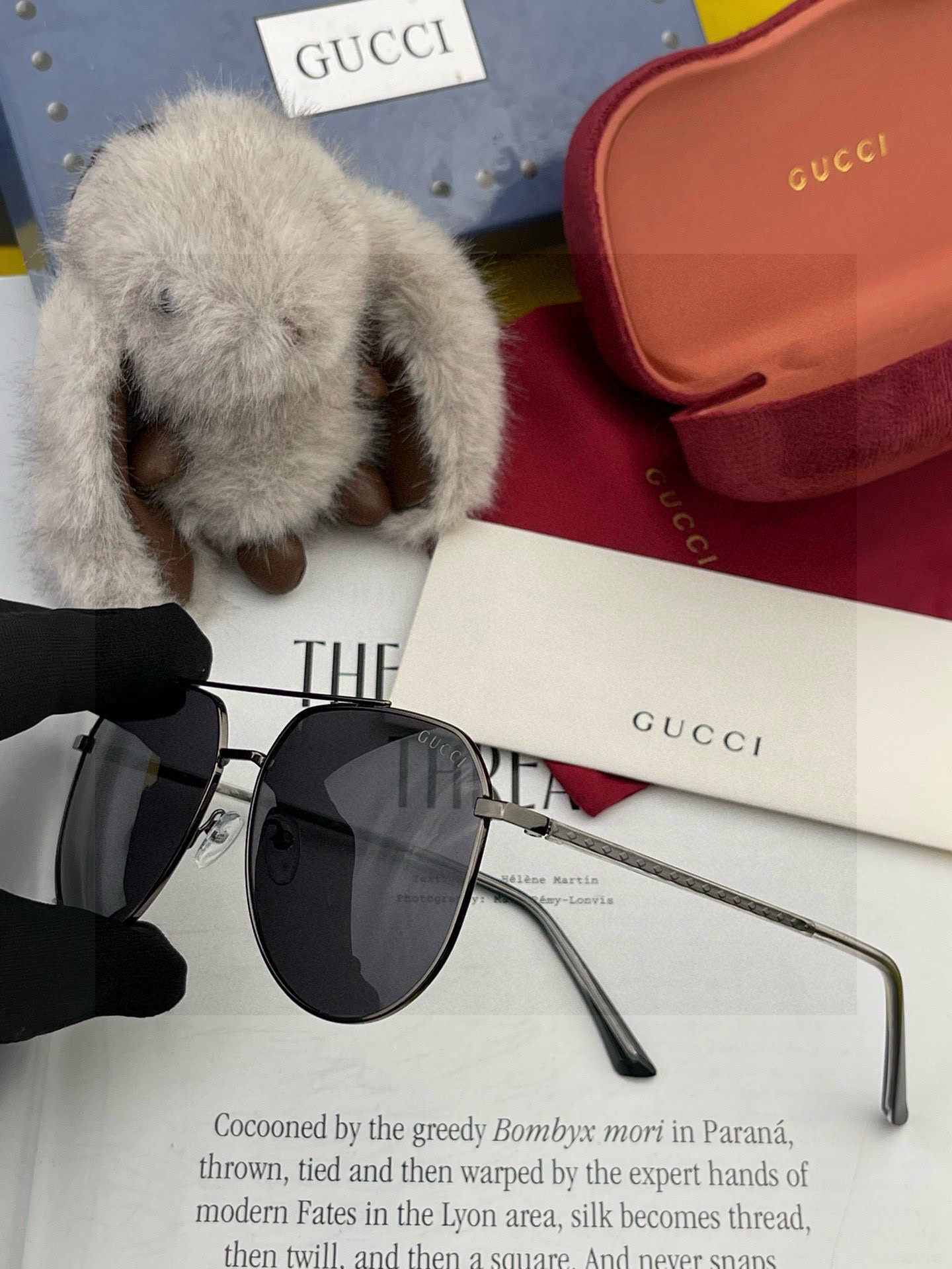   Gucci 。  高品质男女款墨镜   👍 进口宝丽来偏光镜片  。蛤蟆镜 开车钓鱼都可 。百搭显瘦