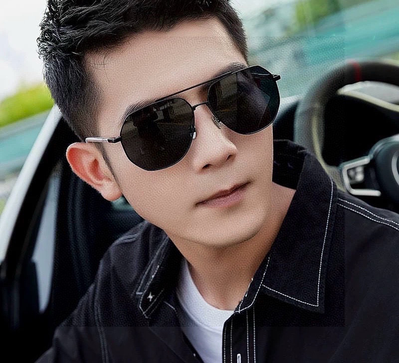   Gucci 。  高品质男女款墨镜   👍 进口宝丽来偏光镜片  。蛤蟆镜 开车钓鱼都可 。百搭显瘦