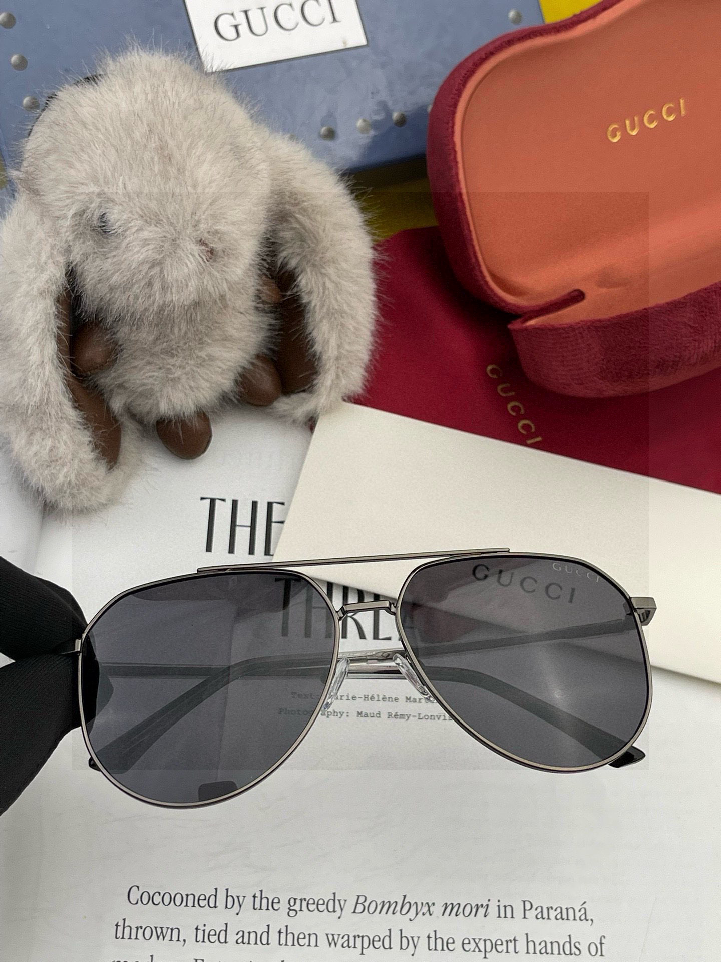   Gucci 。  高品质男女款墨镜   👍 进口宝丽来偏光镜片  。蛤蟆镜 开车钓鱼都可 。百搭显瘦