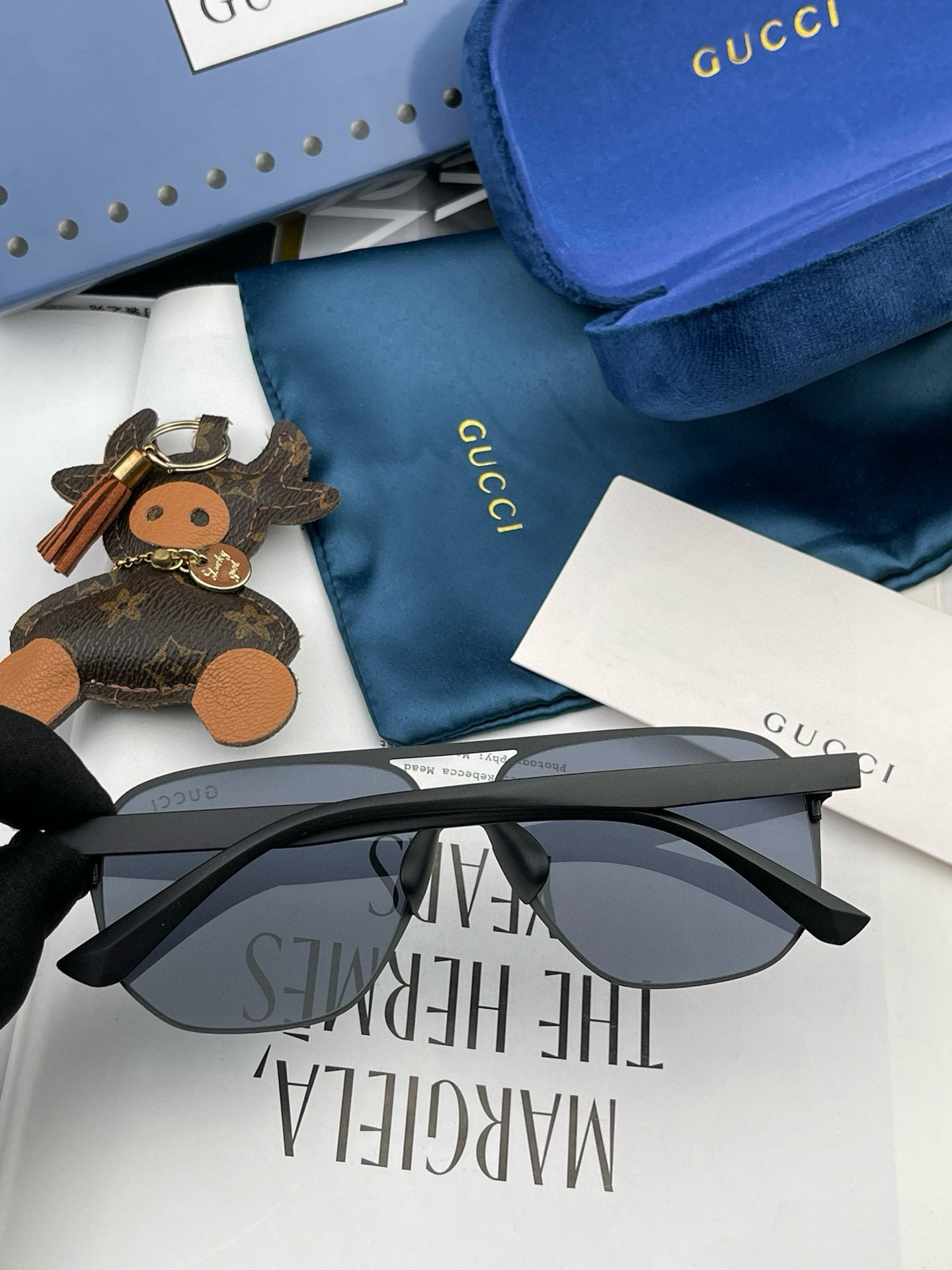         GUCCI 男款炫彩飞行员偏光太阳镜 ❤️材质：高清尼龙加厚卡槽高清偏光镜片 🌹无边框镜